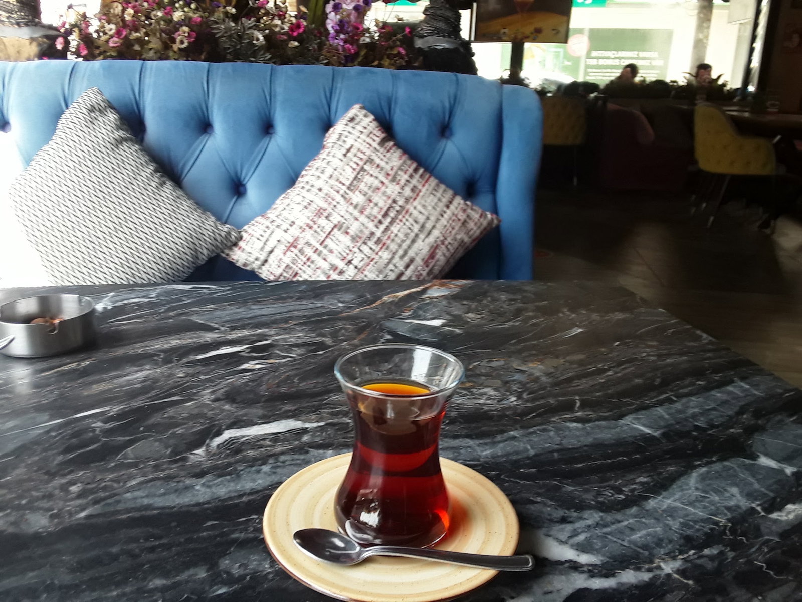 Mahall Cafe & Restaurant