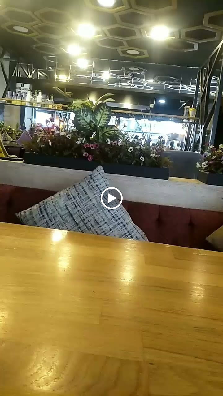Mahall Cafe & Restaurant