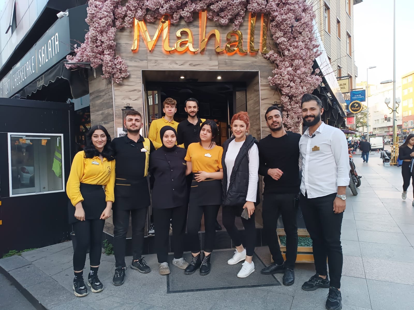 Mahall Cafe & Restaurant