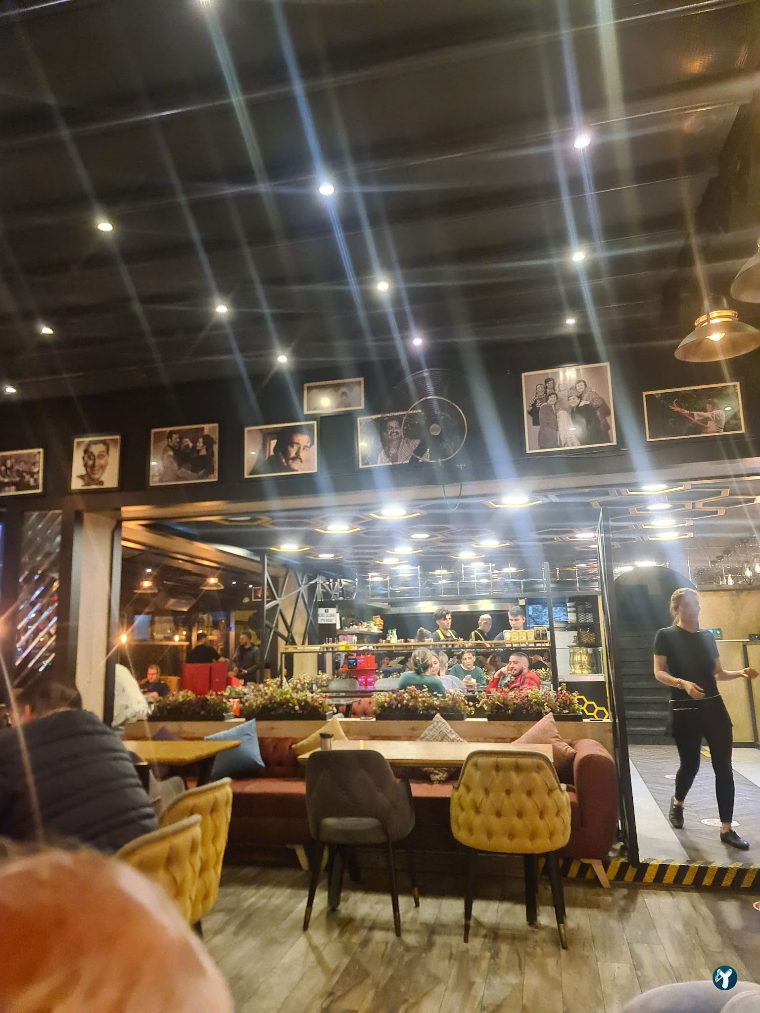 Mahall Cafe & Restaurant