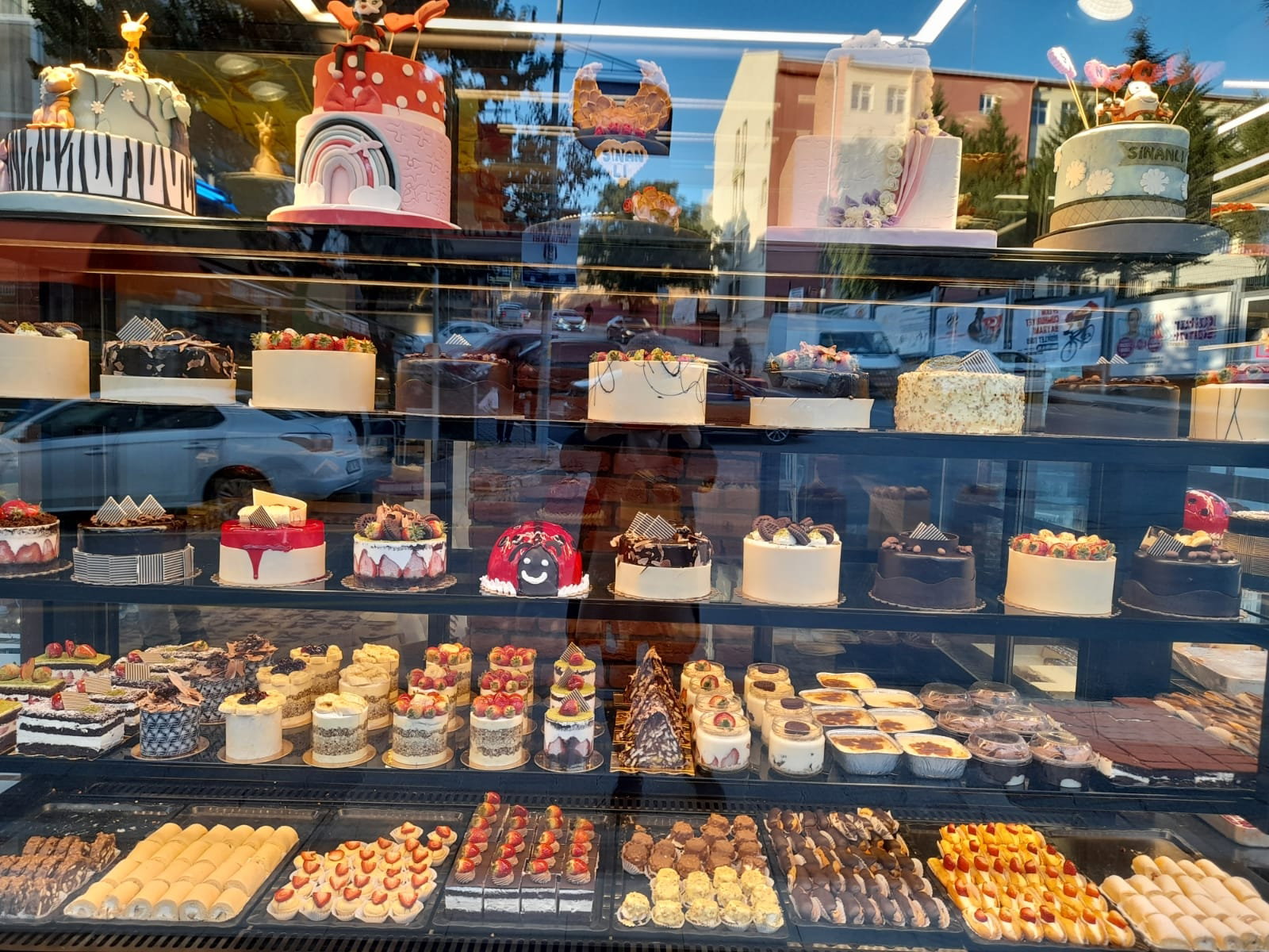 Sinanlı Unlu Mamülleri & Pasta & Cafe