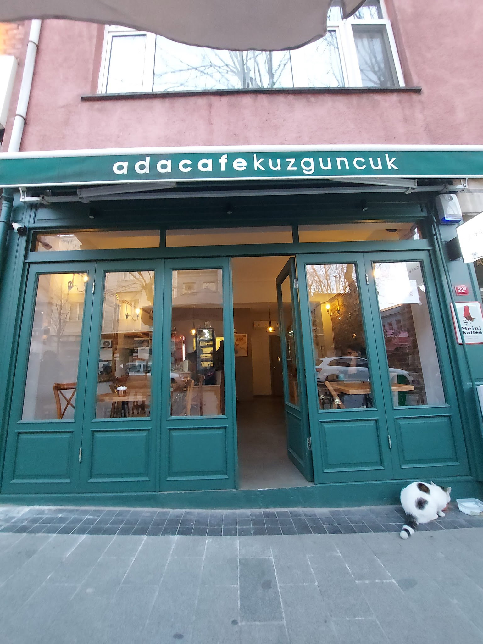 Island Cafe Kuzguncuk