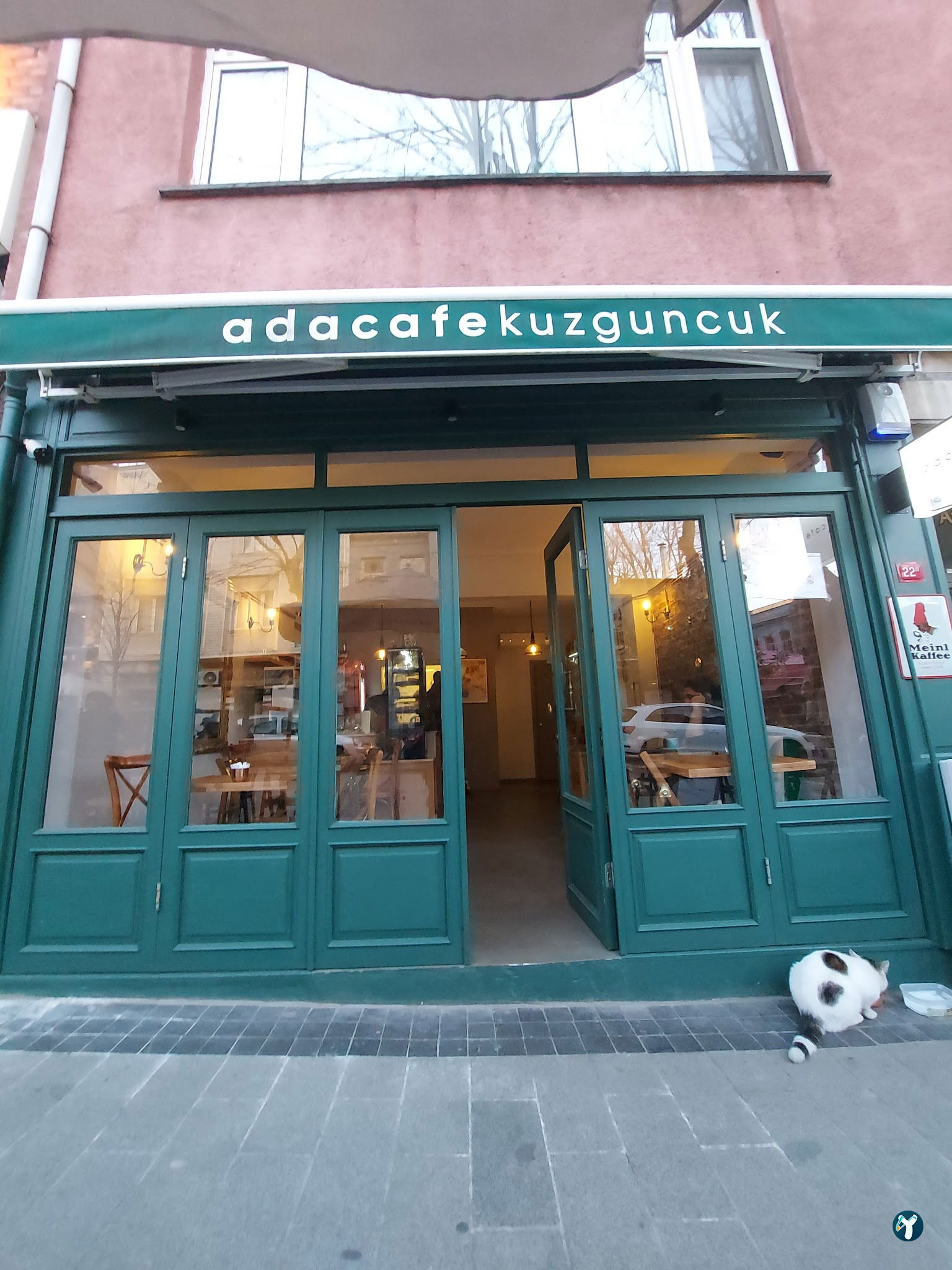 Island Cafe Kuzguncuk