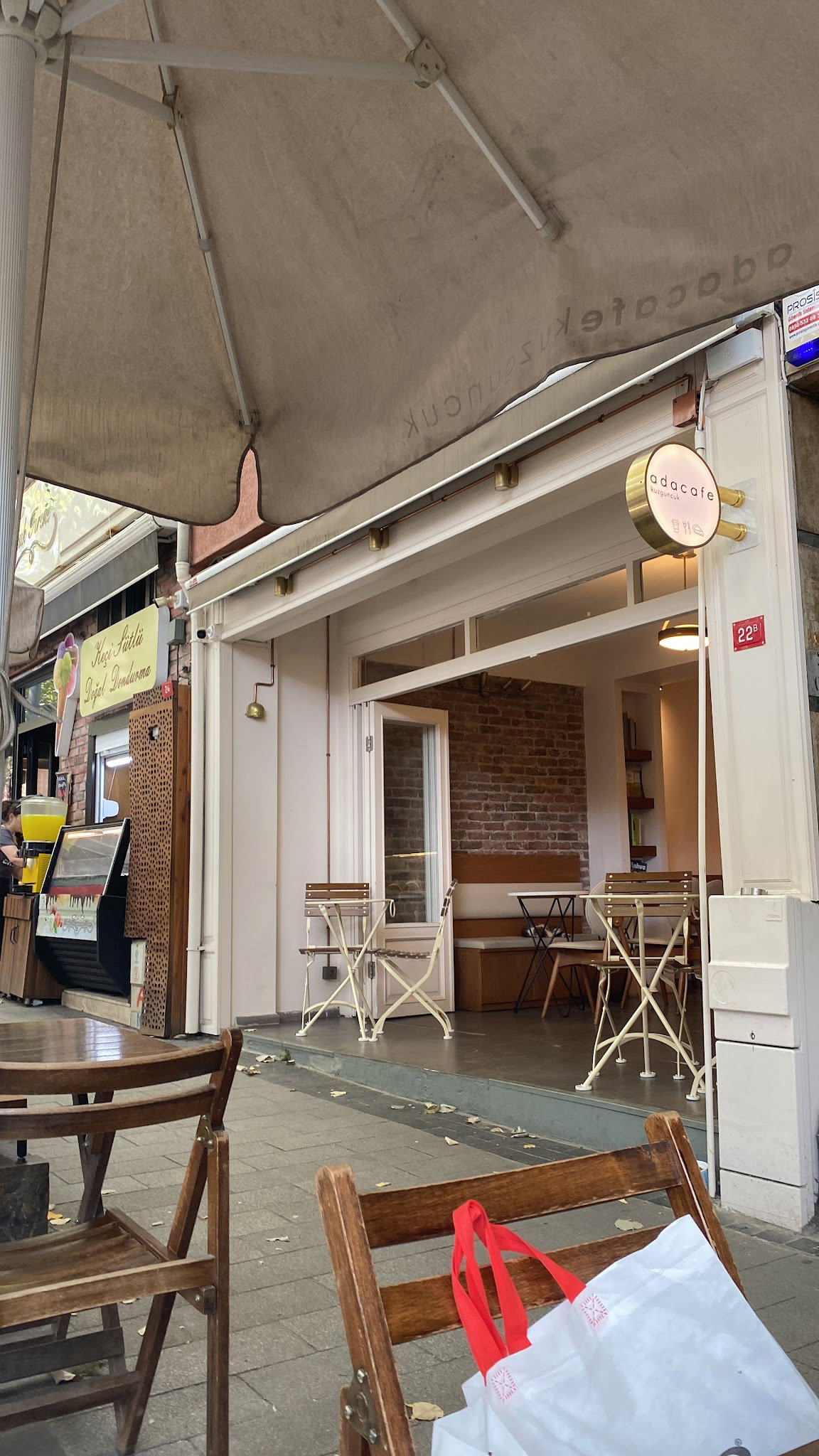 Island Cafe Kuzguncuk