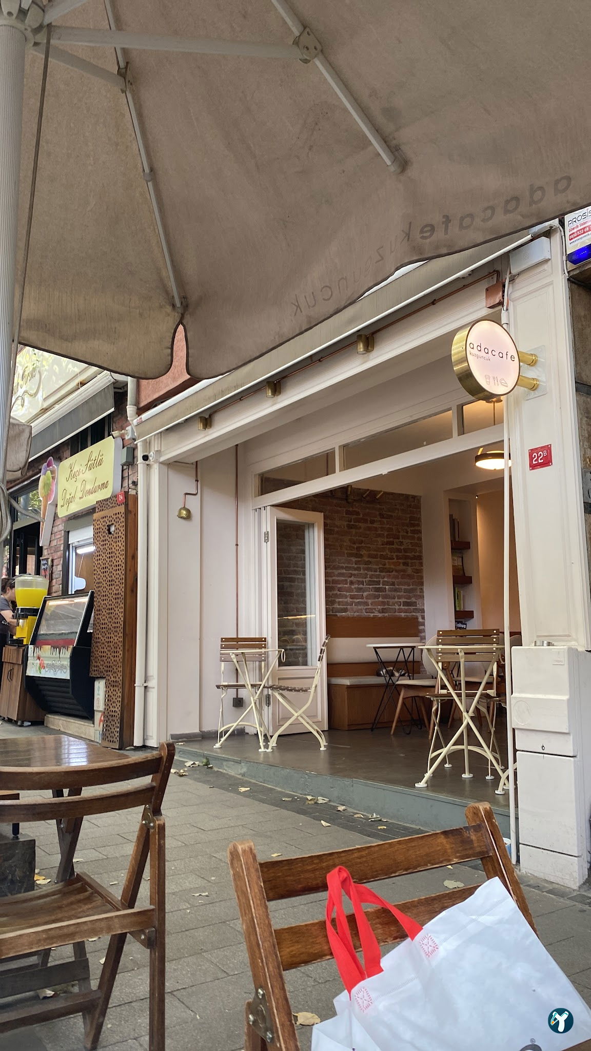 Island Cafe Kuzguncuk