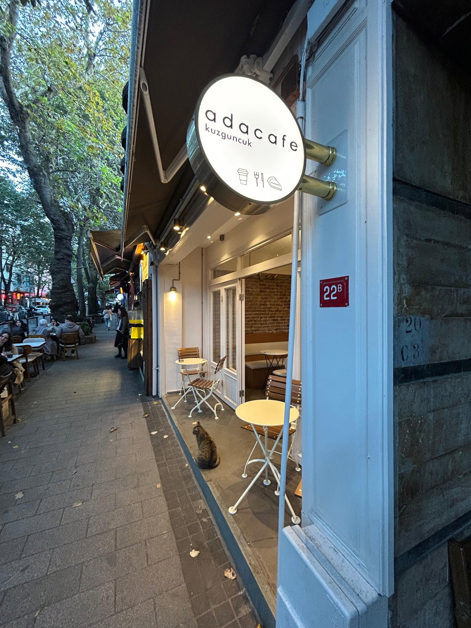 Island Cafe Kuzguncuk