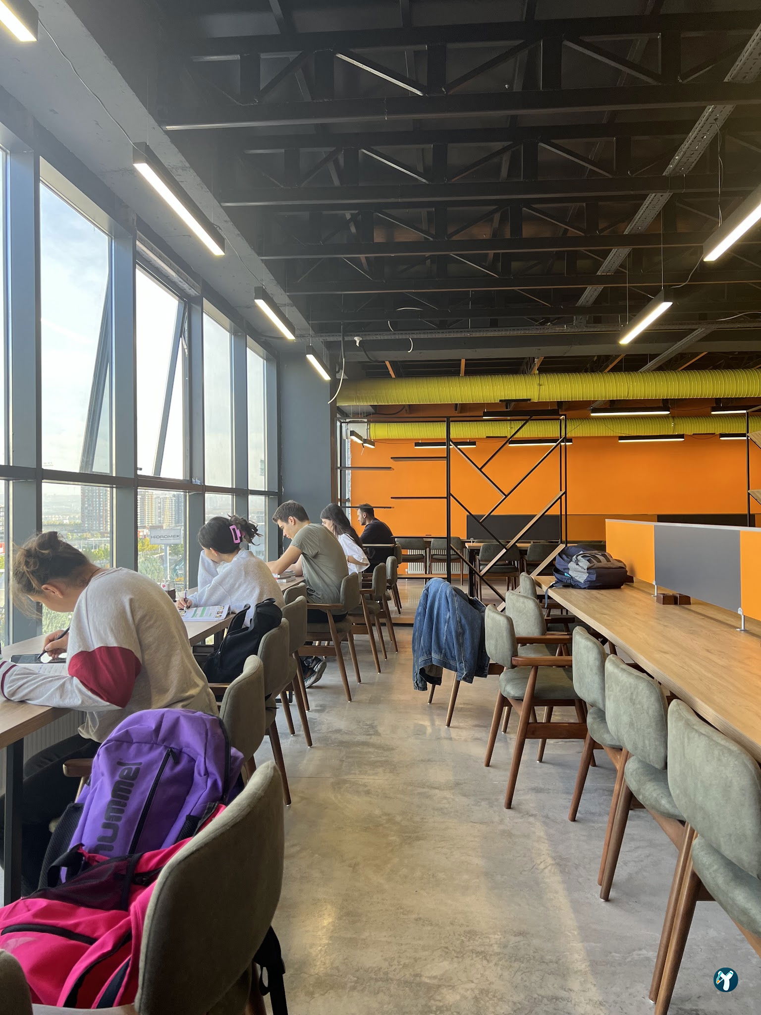 On&Ff Kütüphane Cafe Eryaman