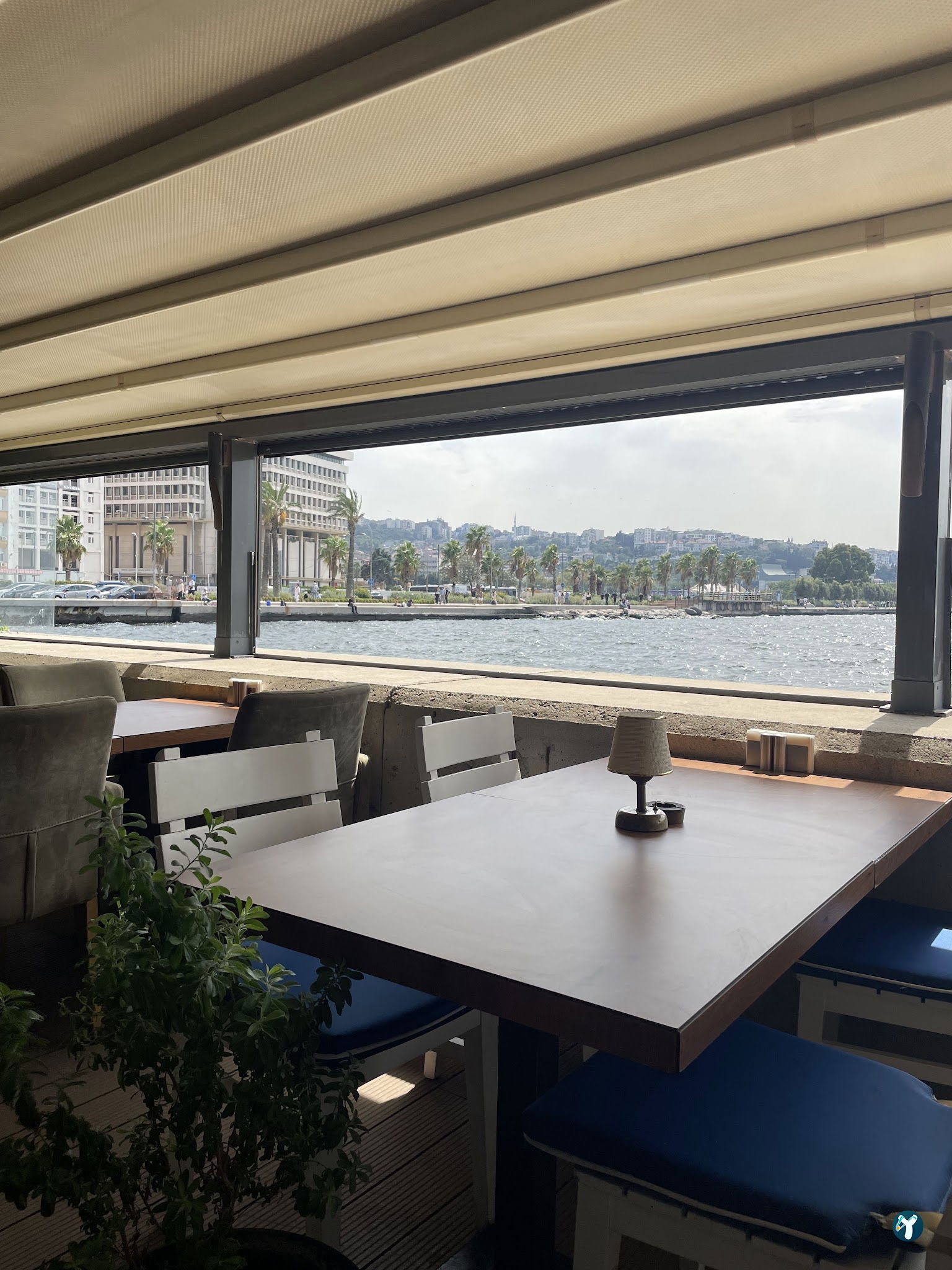 L’Aura Kitchen & Bar Konak Pier
