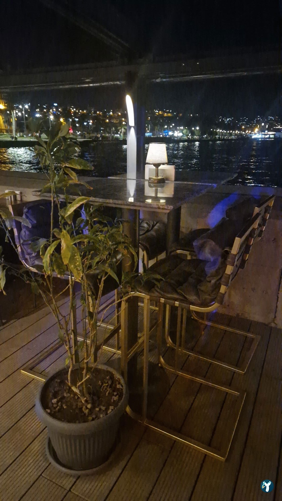L’Aura Kitchen & Bar Konak Pier