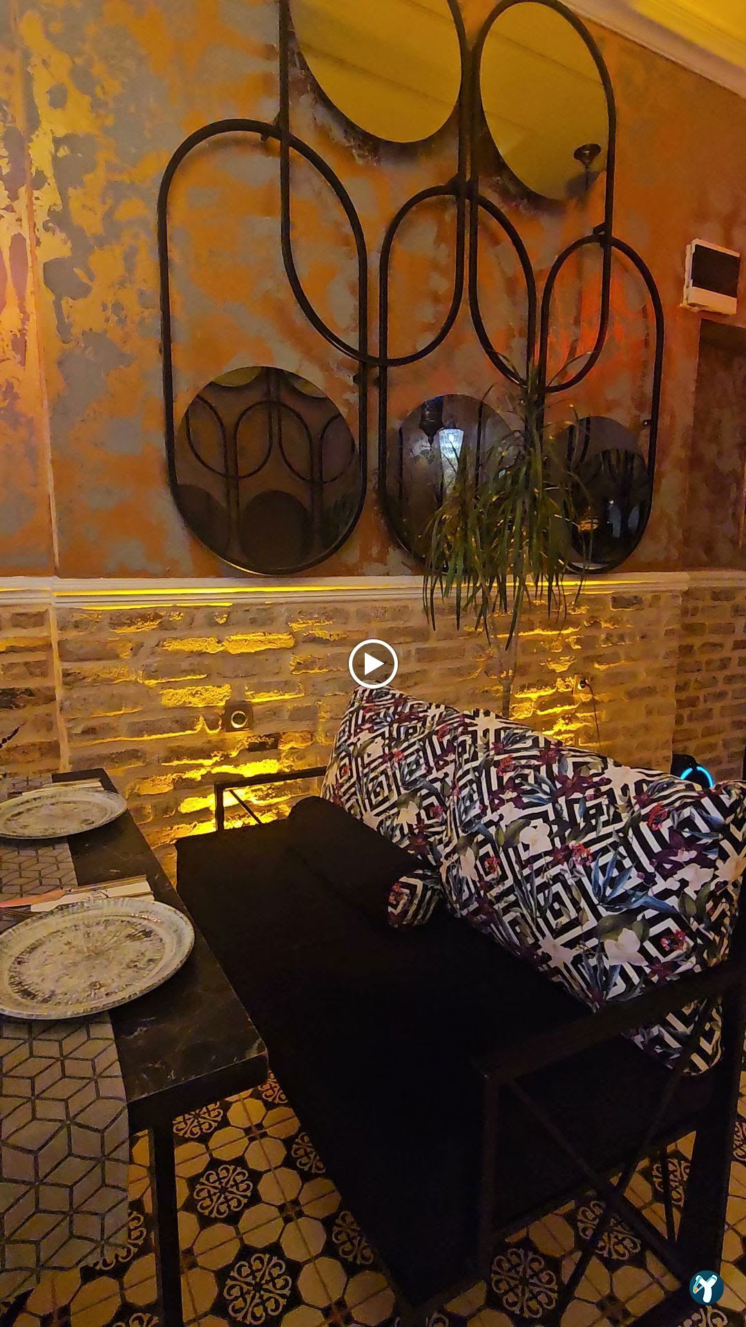 Esto Restaurant