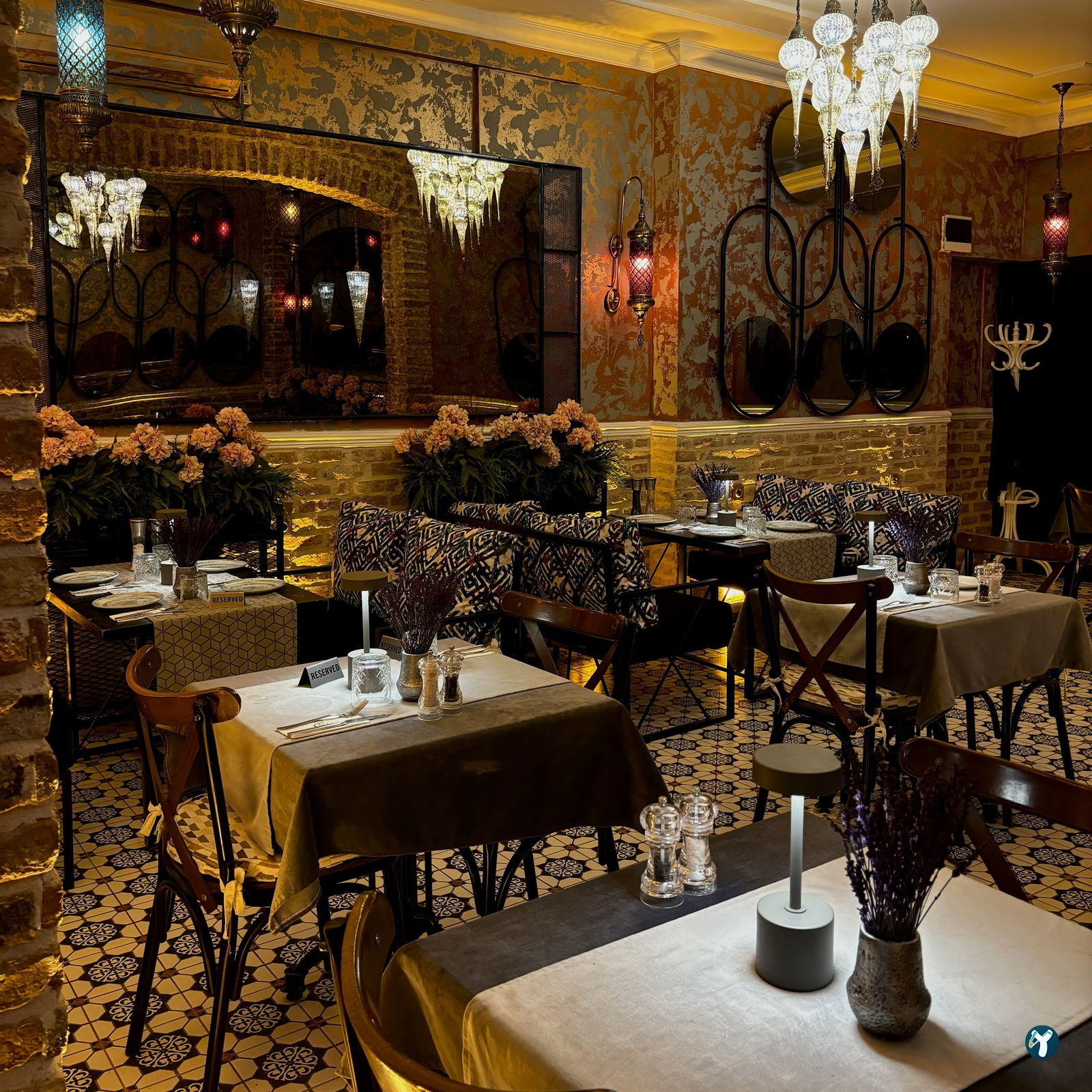 Esto Restaurant