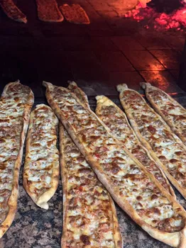 Gebizli Etli Pide Döner Kebap Salonu Mevlana resimleri