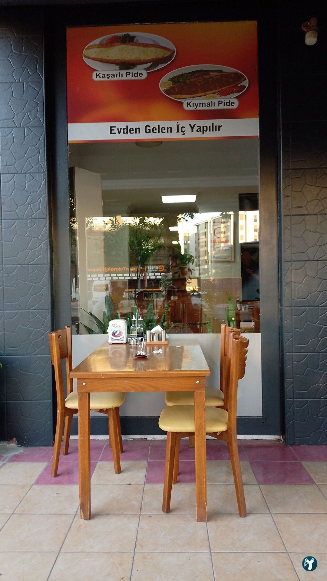 Gebizli Etli Pide Döner Kebap Salonu Mevlana
