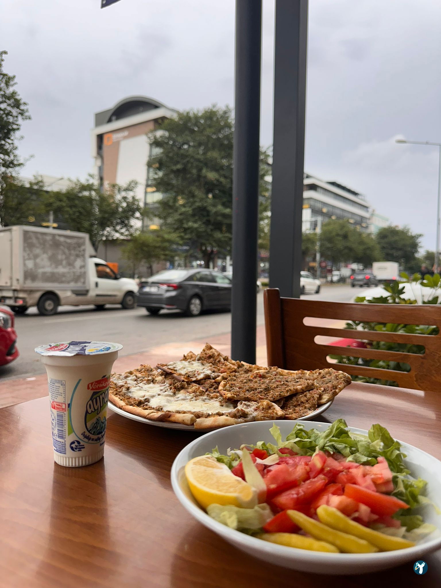 Gebizli Etli Pide Döner Kebap Salonu Mevlana