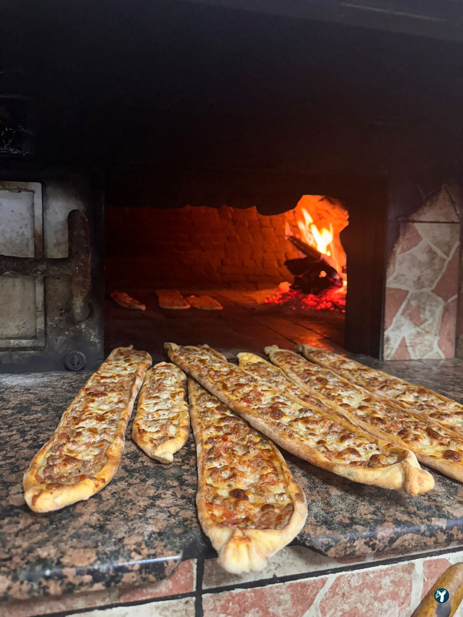 Gebizli Etli Pide Döner Kebap Salonu Mevlana