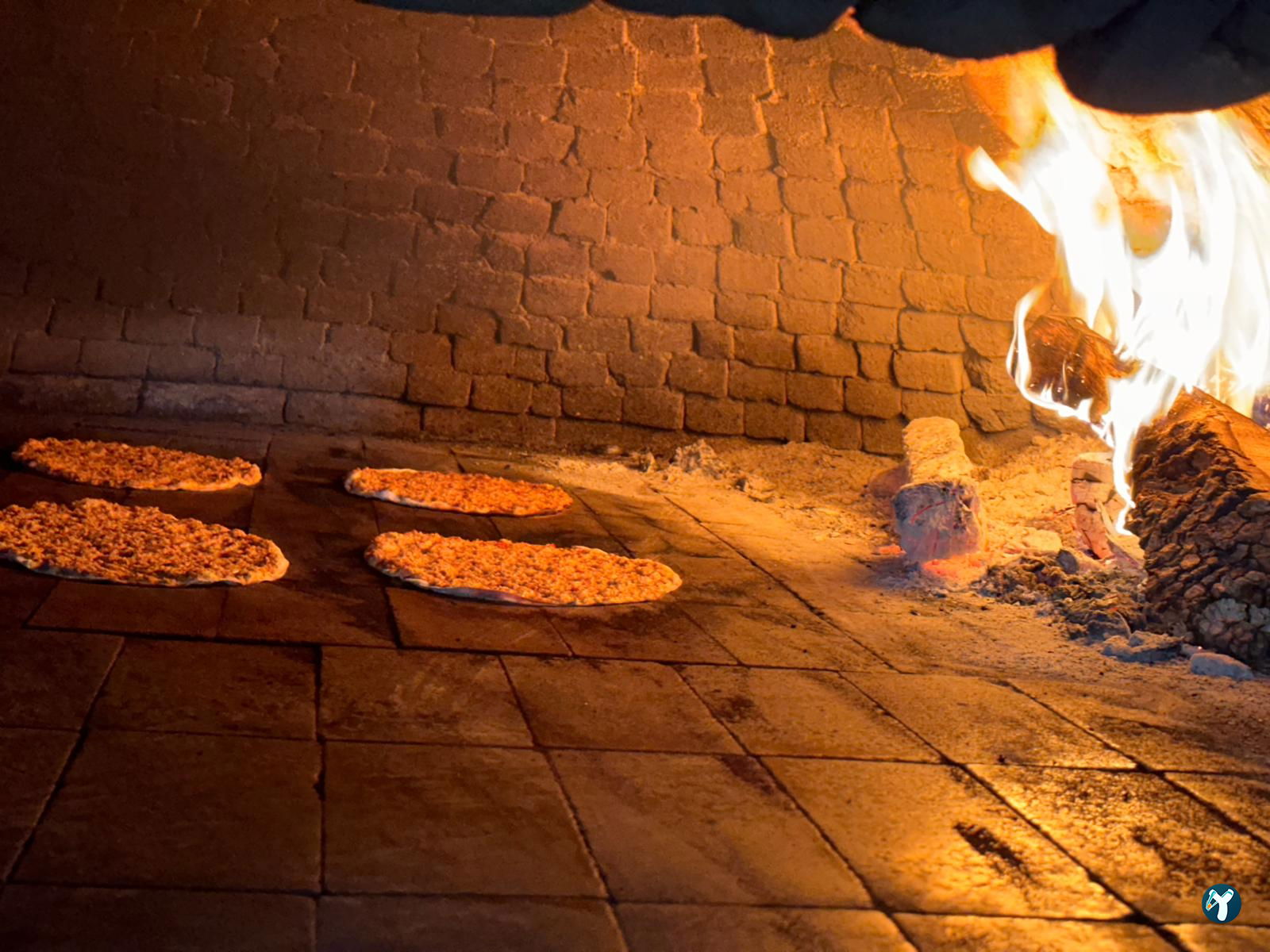 Gebizli Etli Pide Döner Kebap Salonu Mevlana