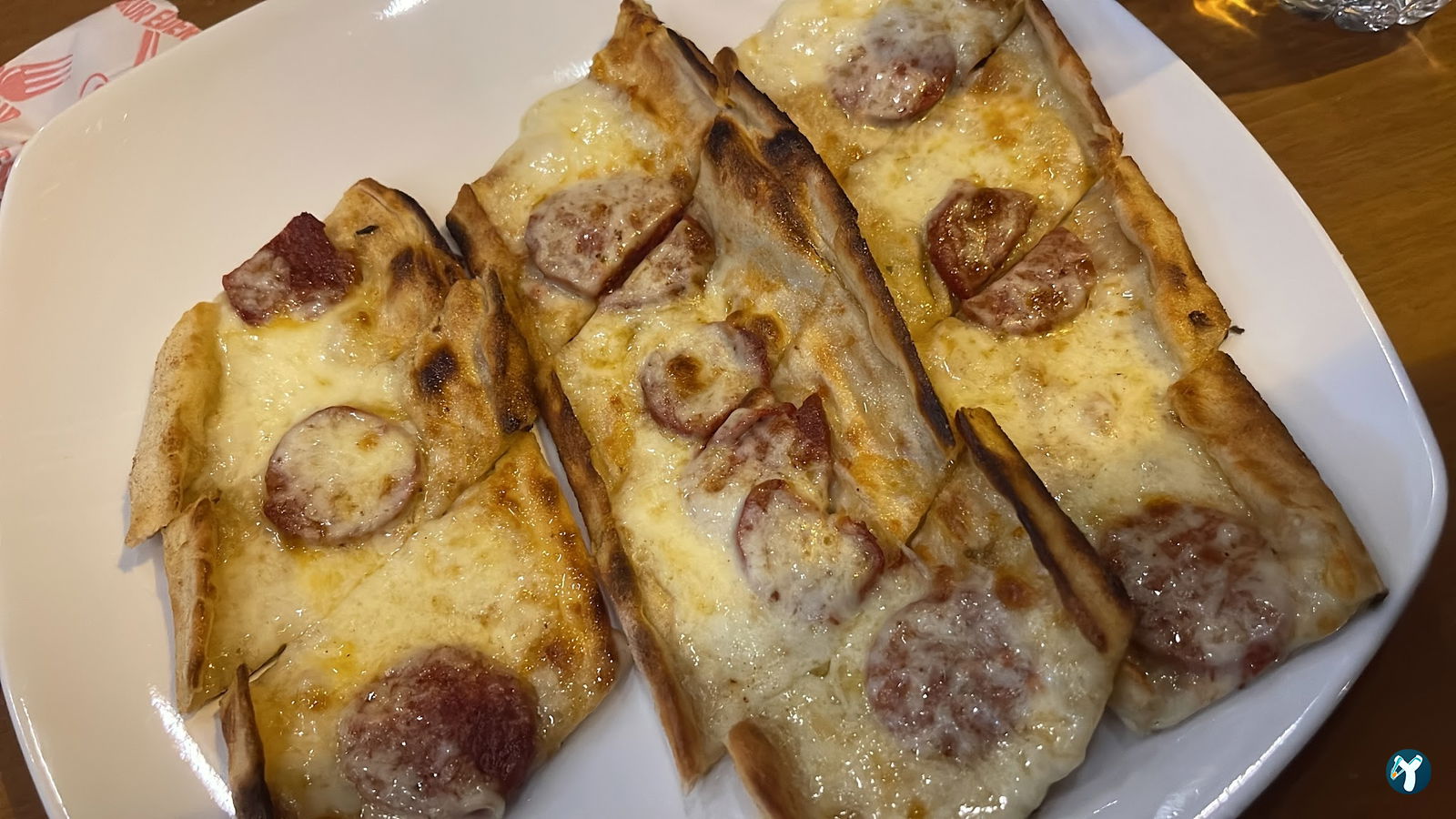 Gebizli Etli Pide Döner Kebap Salonu Mevlana