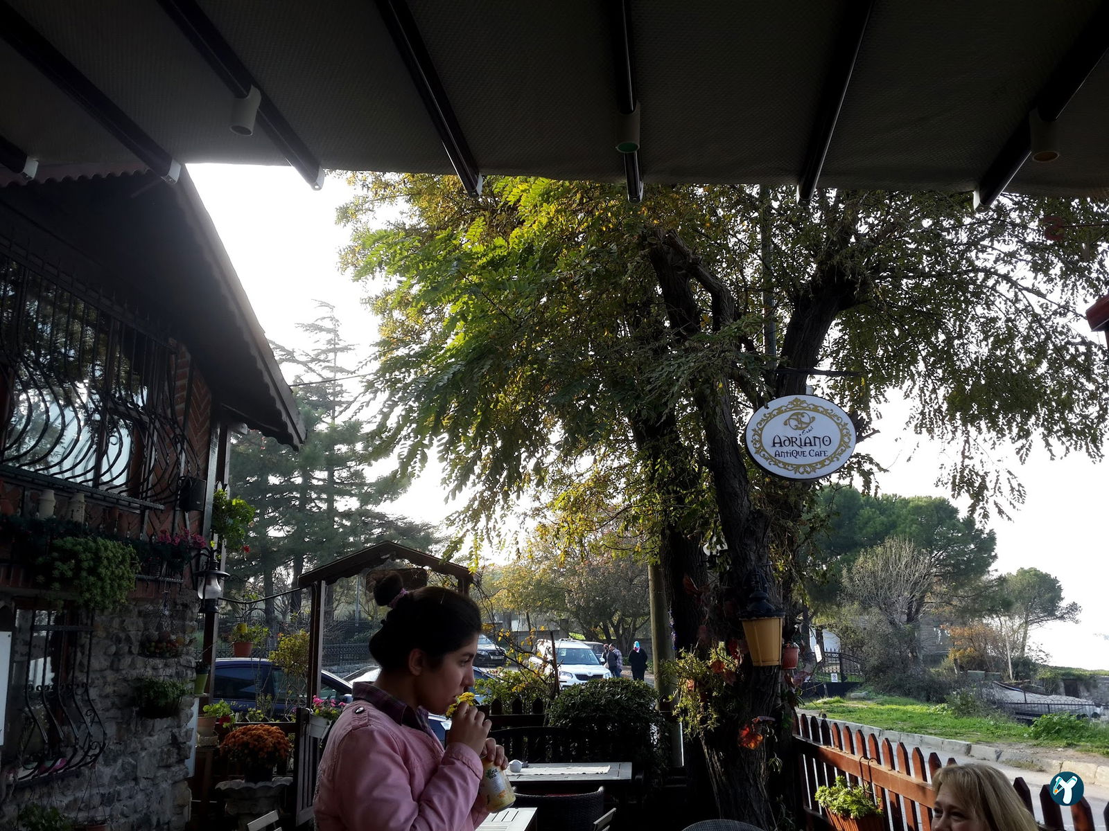Adriano Antik Kafe