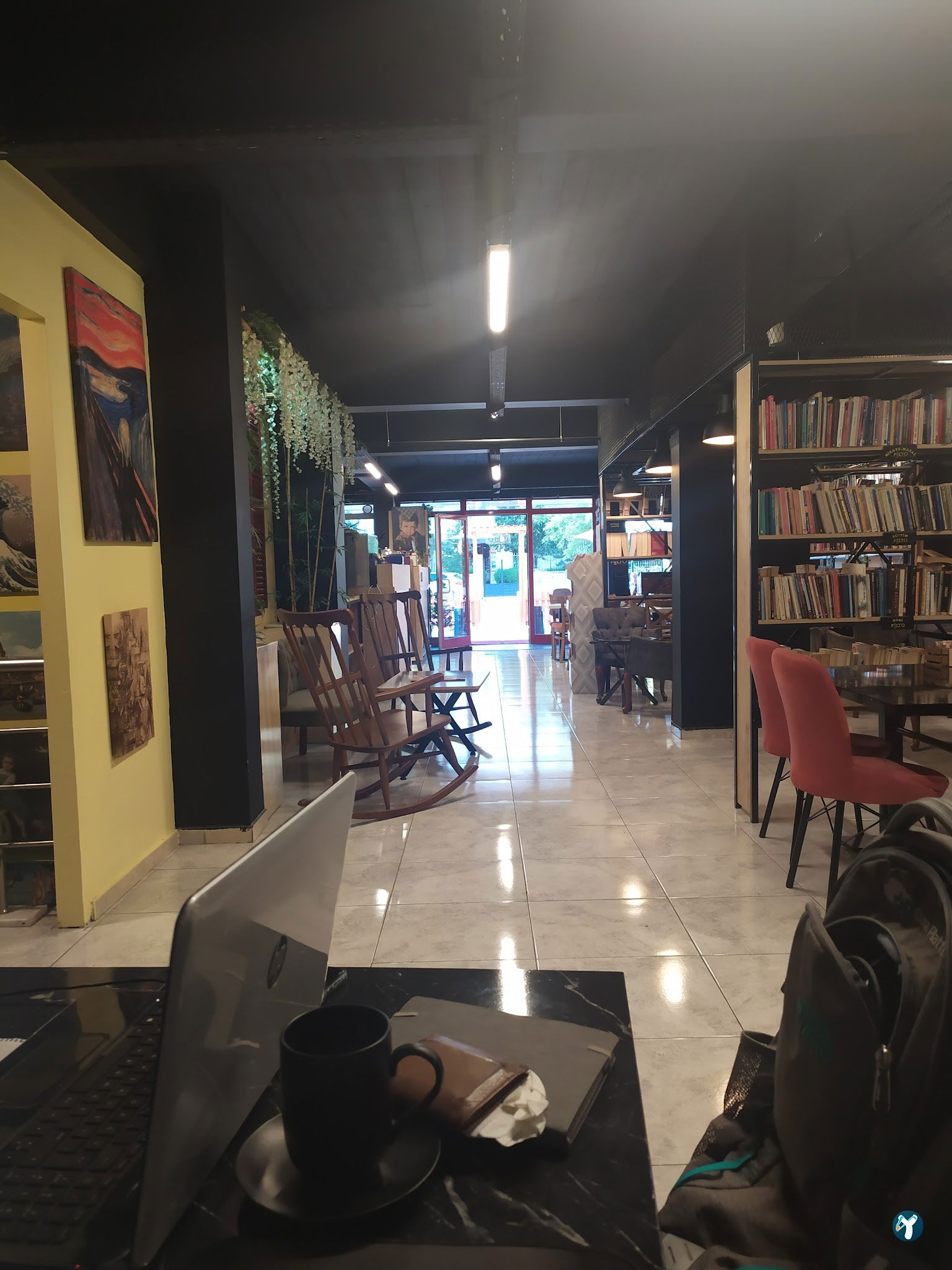 Palto Kitap & Kahve
