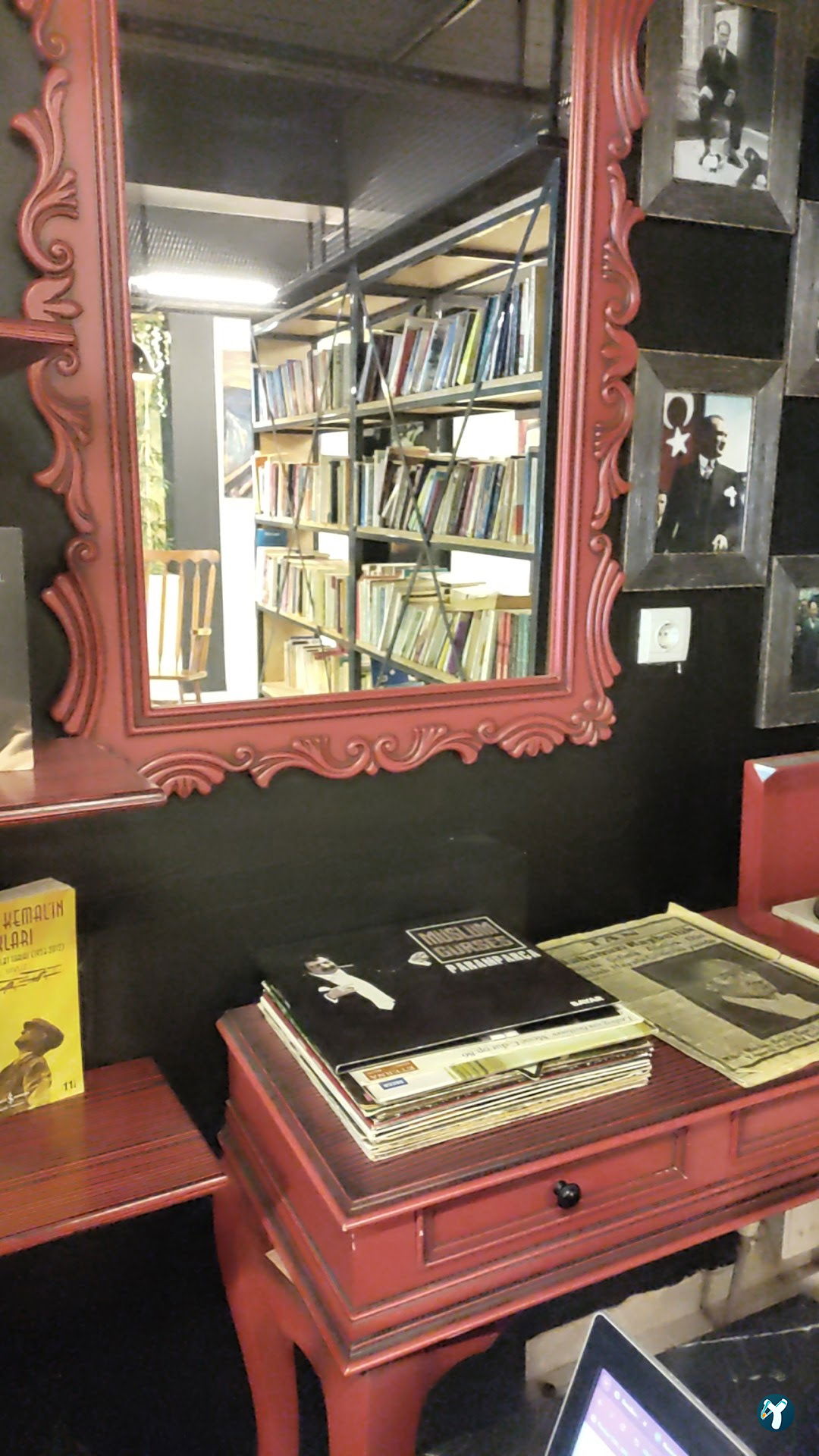 Palto Kitap & Kahve