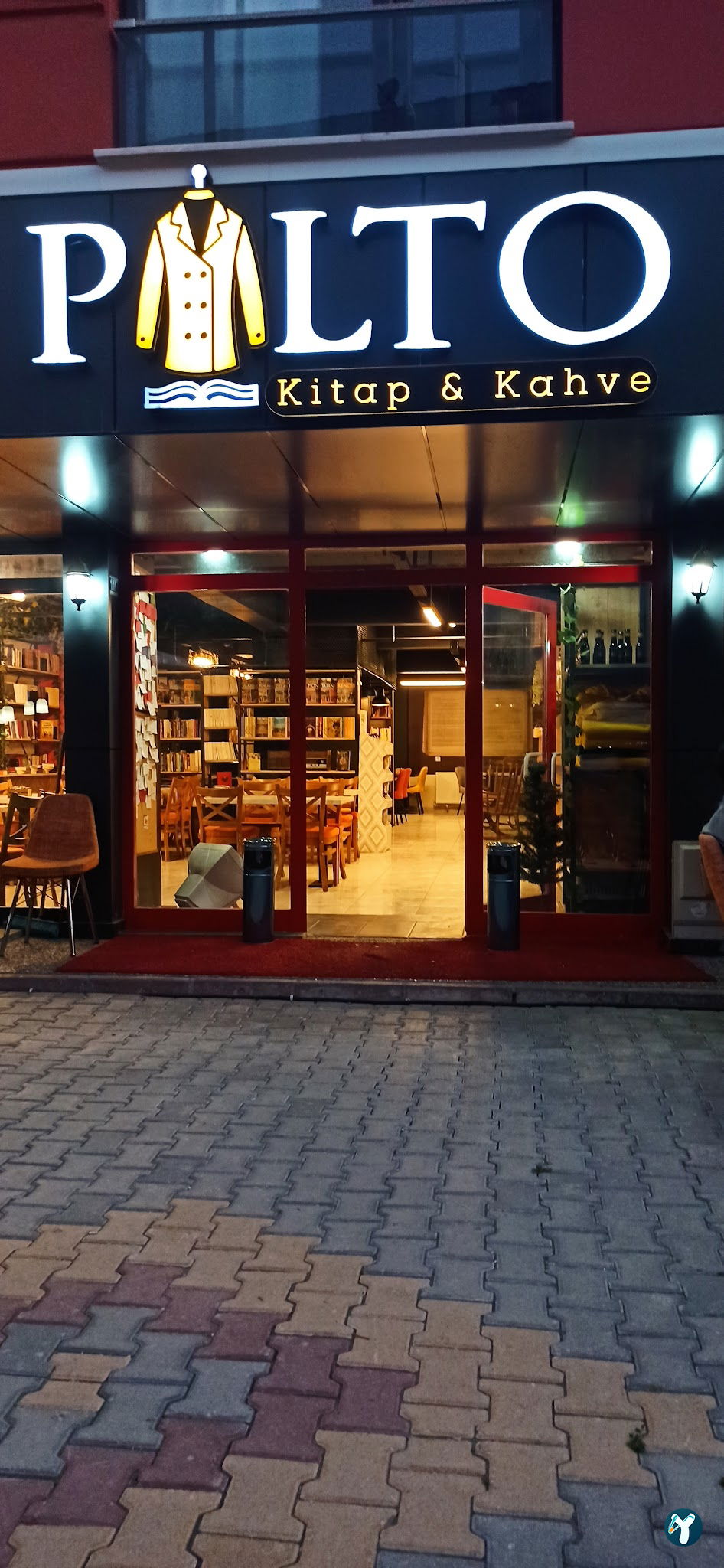 Palto Kitap & Kahve