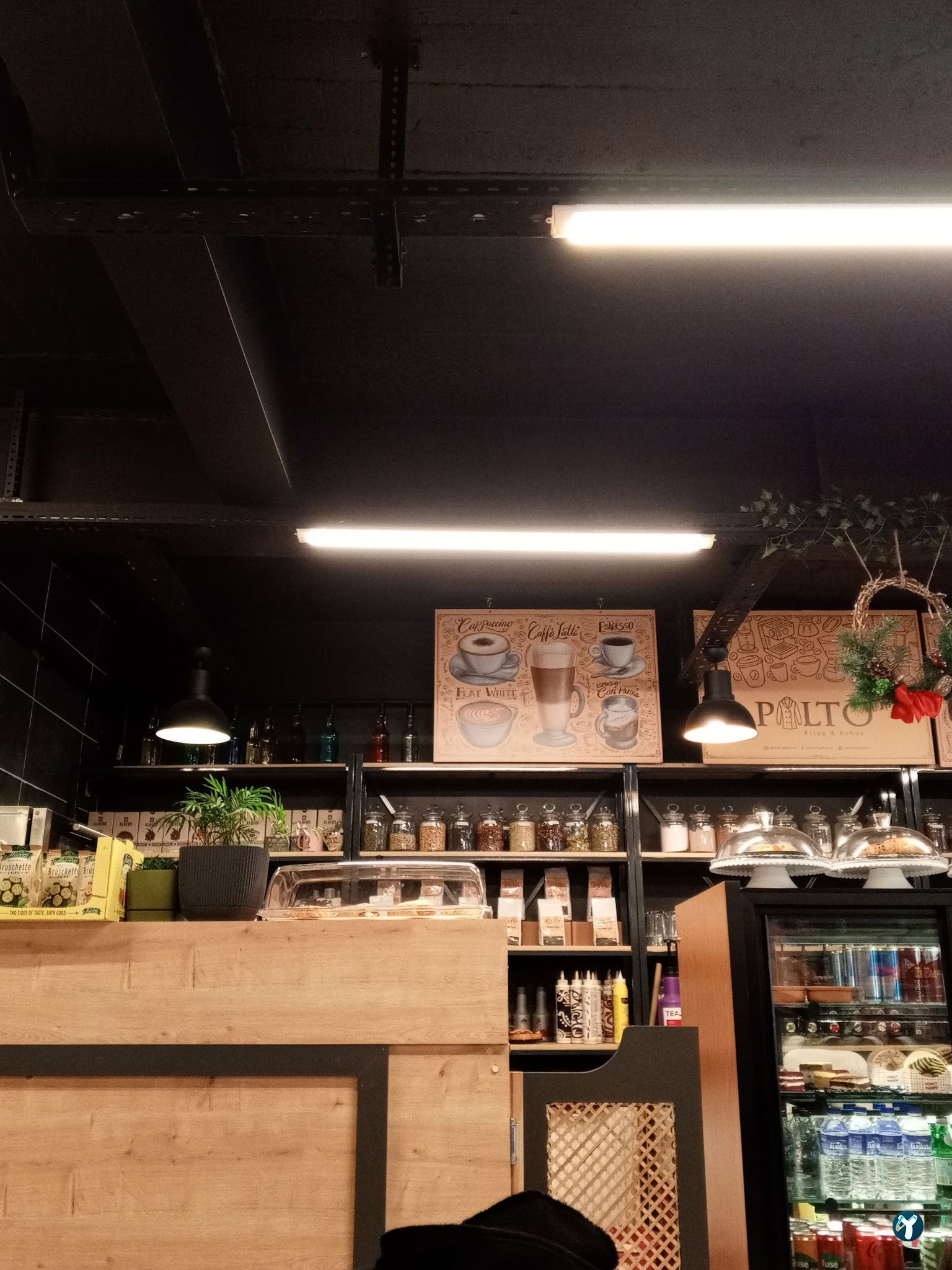 Palto Kitap & Kahve