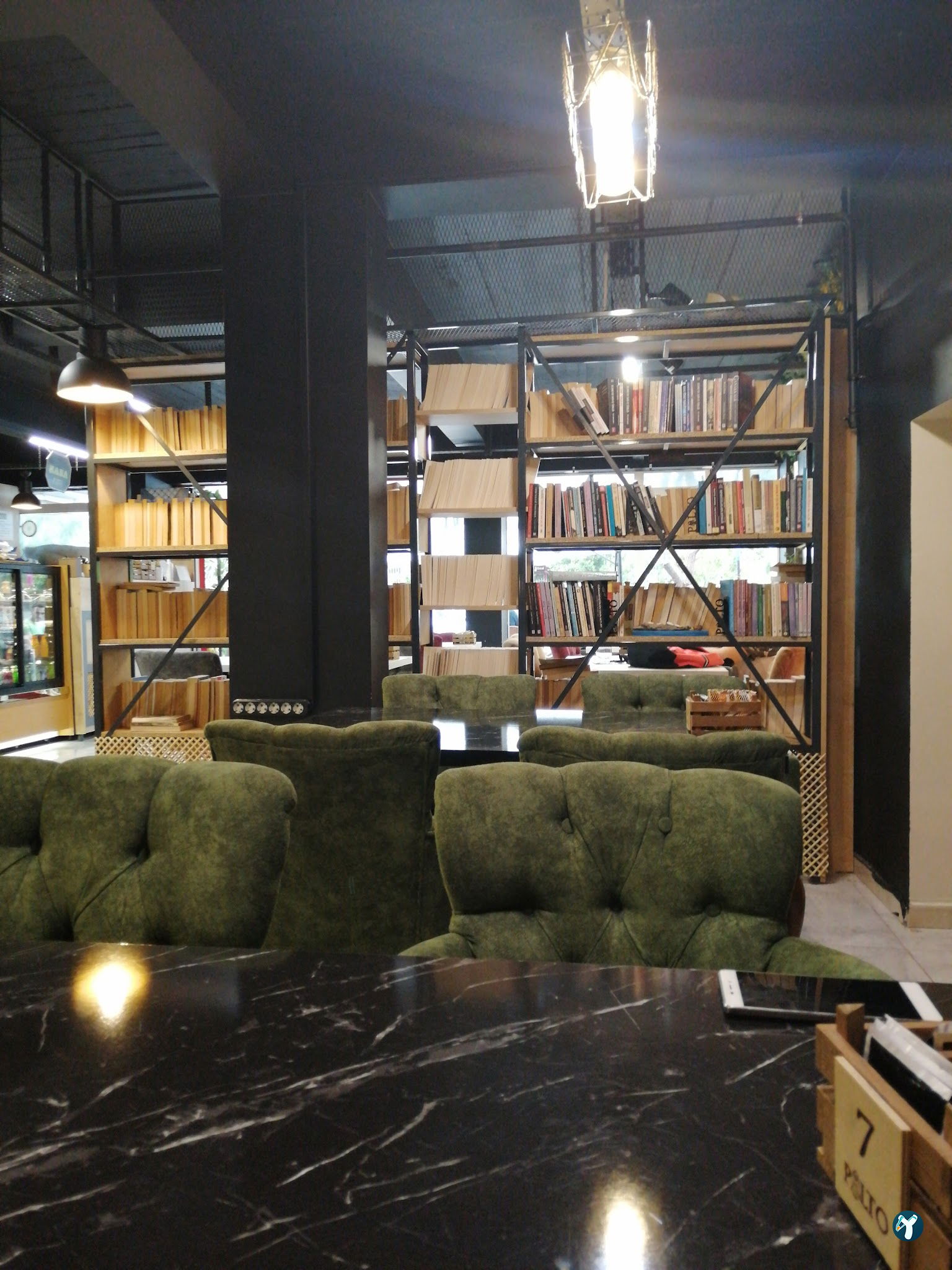 Palto Kitap & Kahve