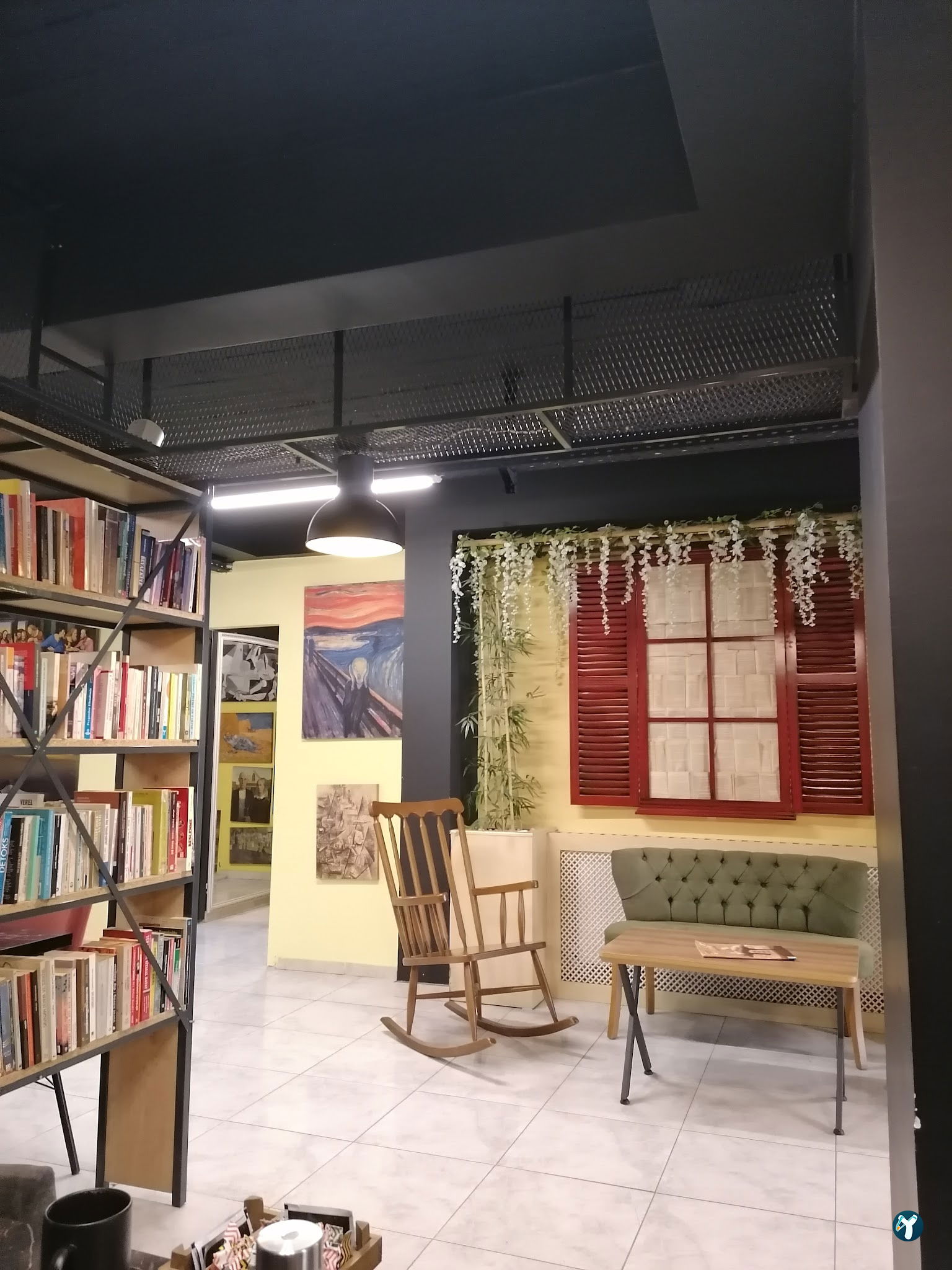 Palto Kitap & Kahve