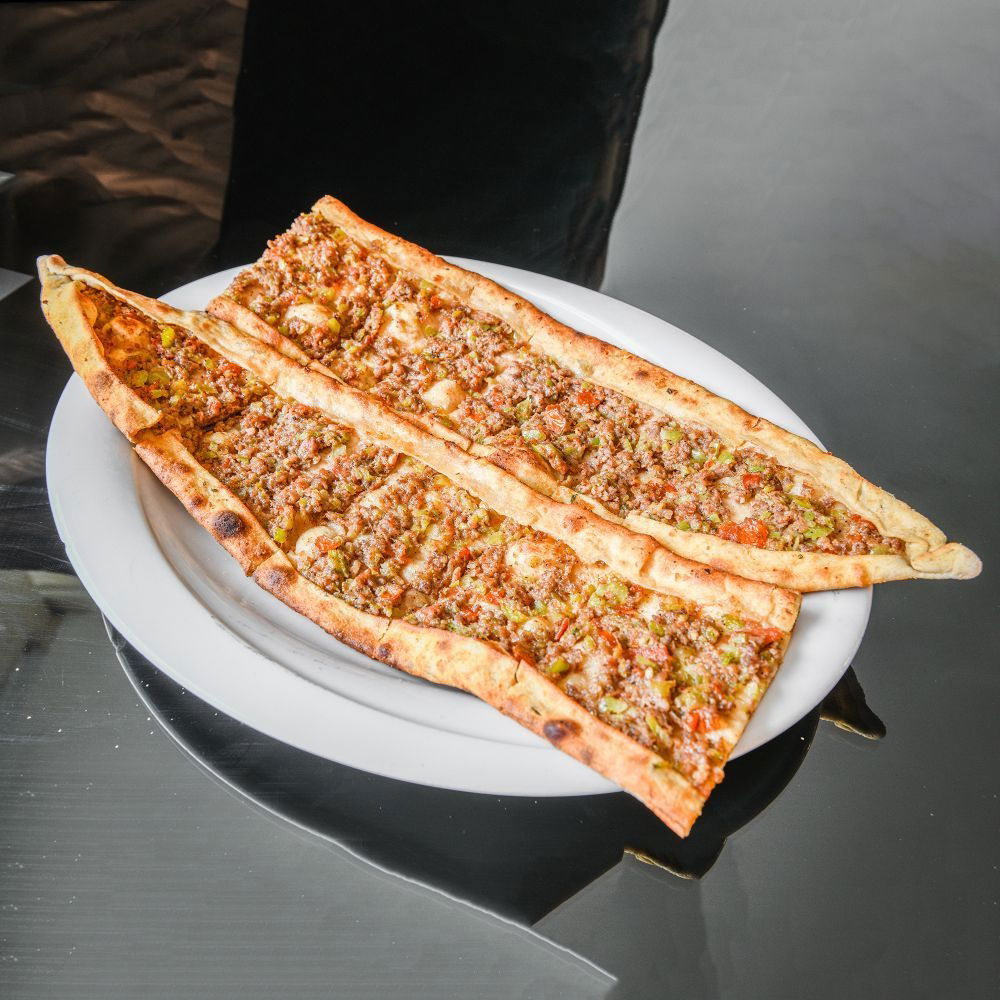 Kıymalı Kaşarlı Mantarlı Pide