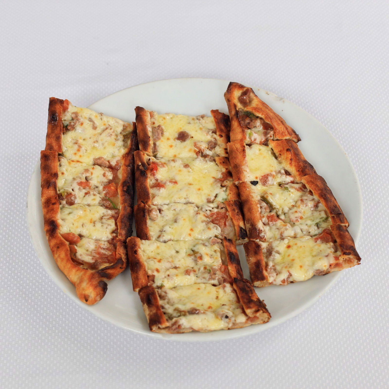 Kuşbaşılı Kaşarlı Pide