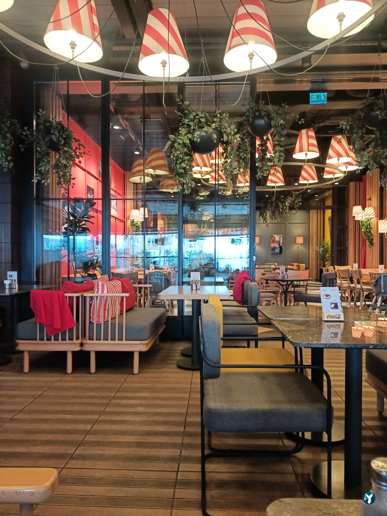 Chef Cello Cafe & Lounge