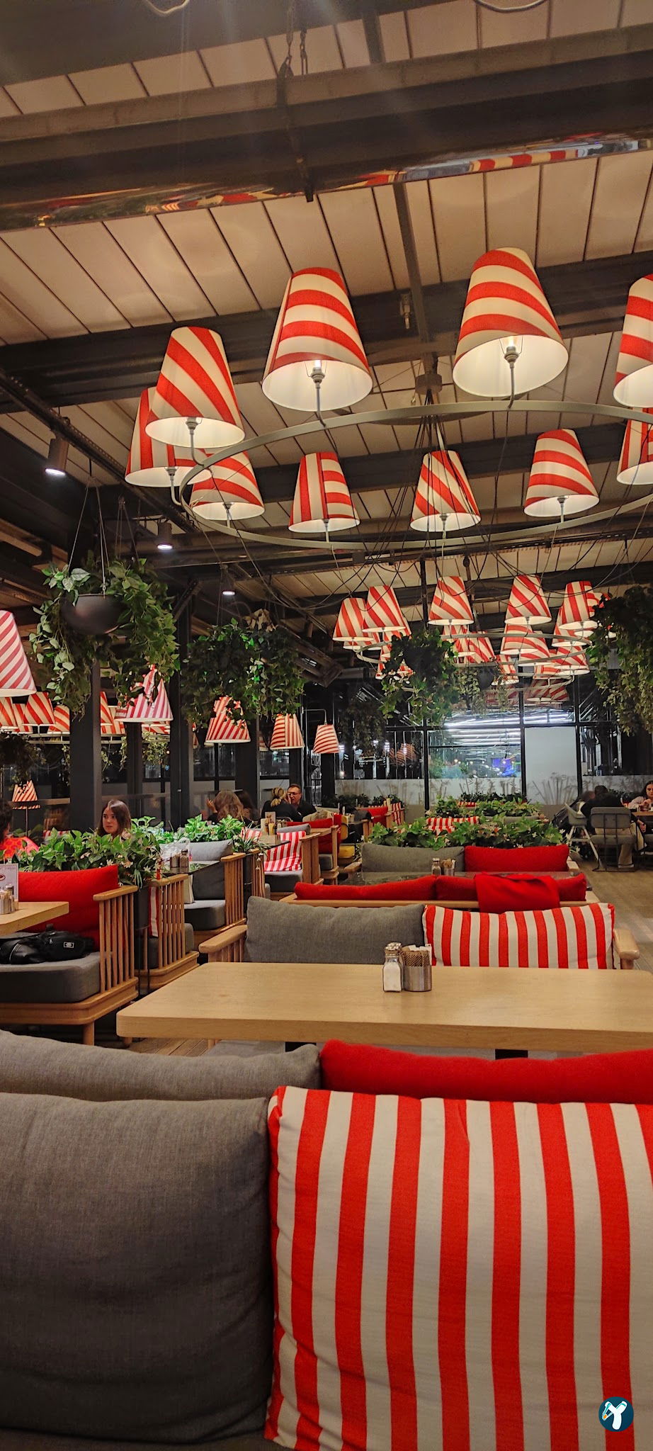 Chef Cello Cafe & Lounge