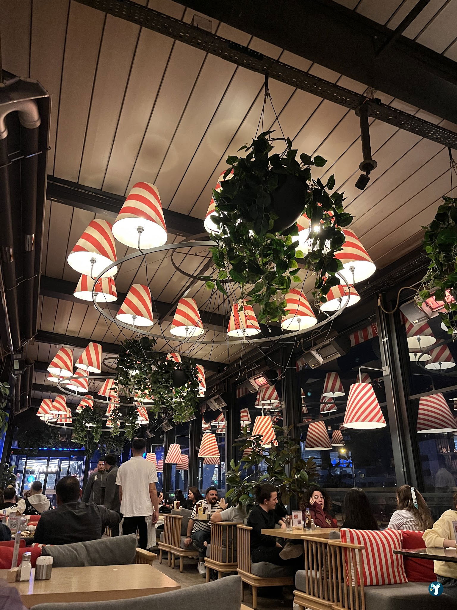 Chef Cello Cafe & Lounge