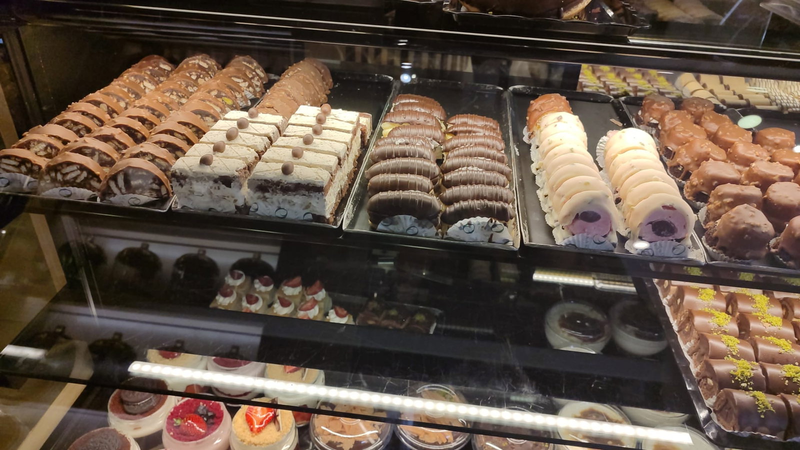 Oskar Pastanesi Etlik