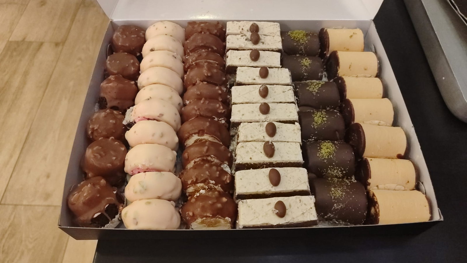 Oskar Pastanesi Etlik