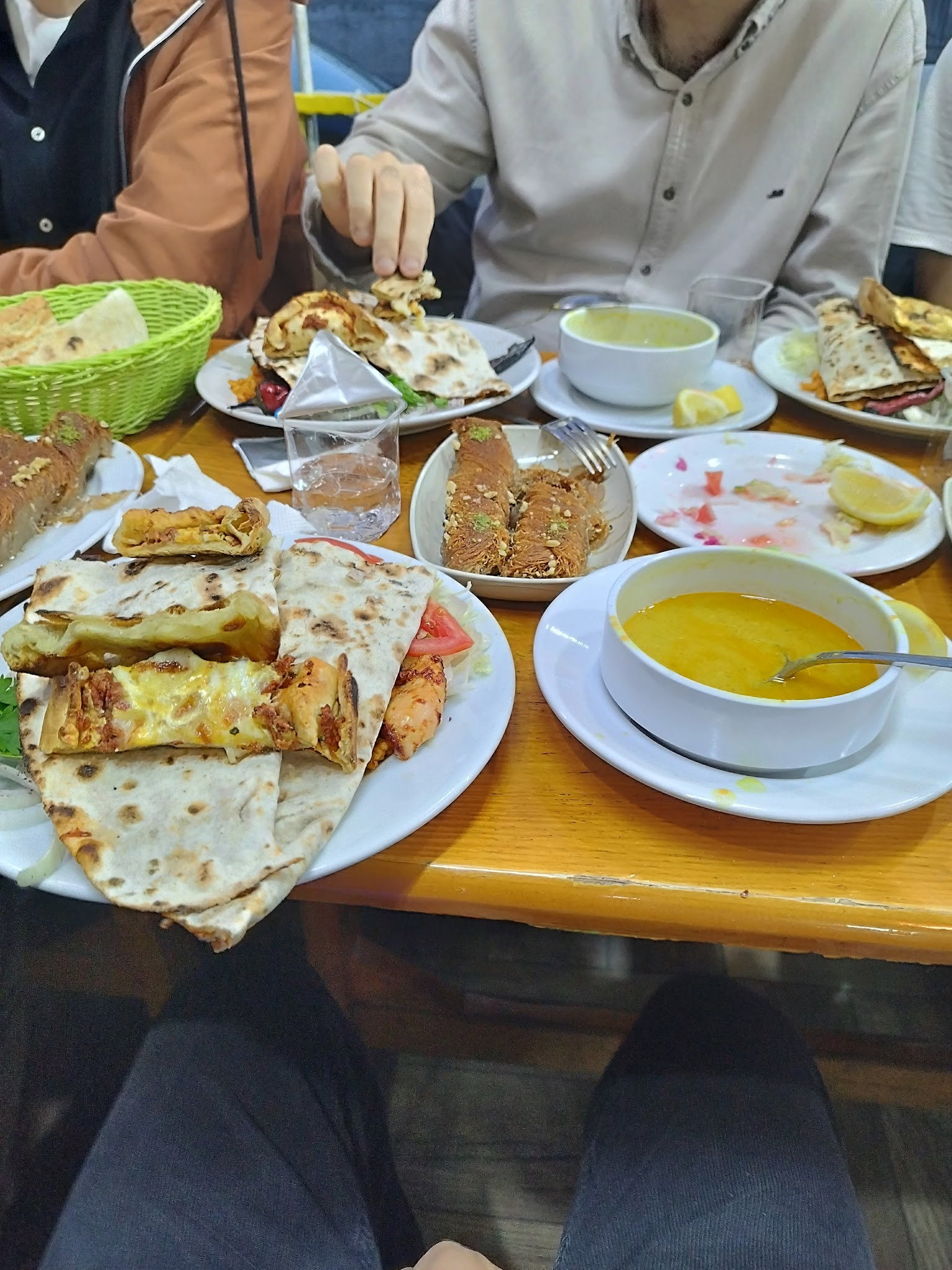Urfa Yörem Güngören Kebap Ve Lahmacun Restorant Gençosman Mh