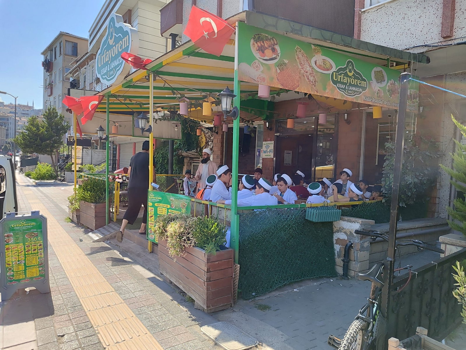 Urfa Yörem Güngören Kebap Ve Lahmacun Restorant Gençosman Mh