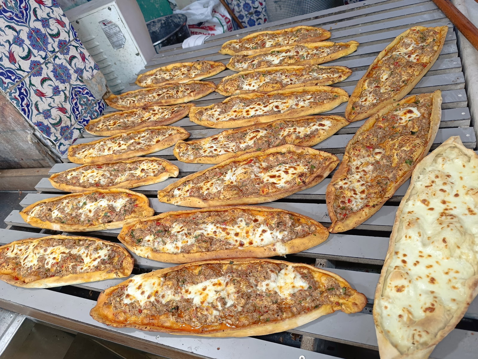 Urfa Yörem Güngören Kebap Ve Lahmacun Restorant Gençosman Mh