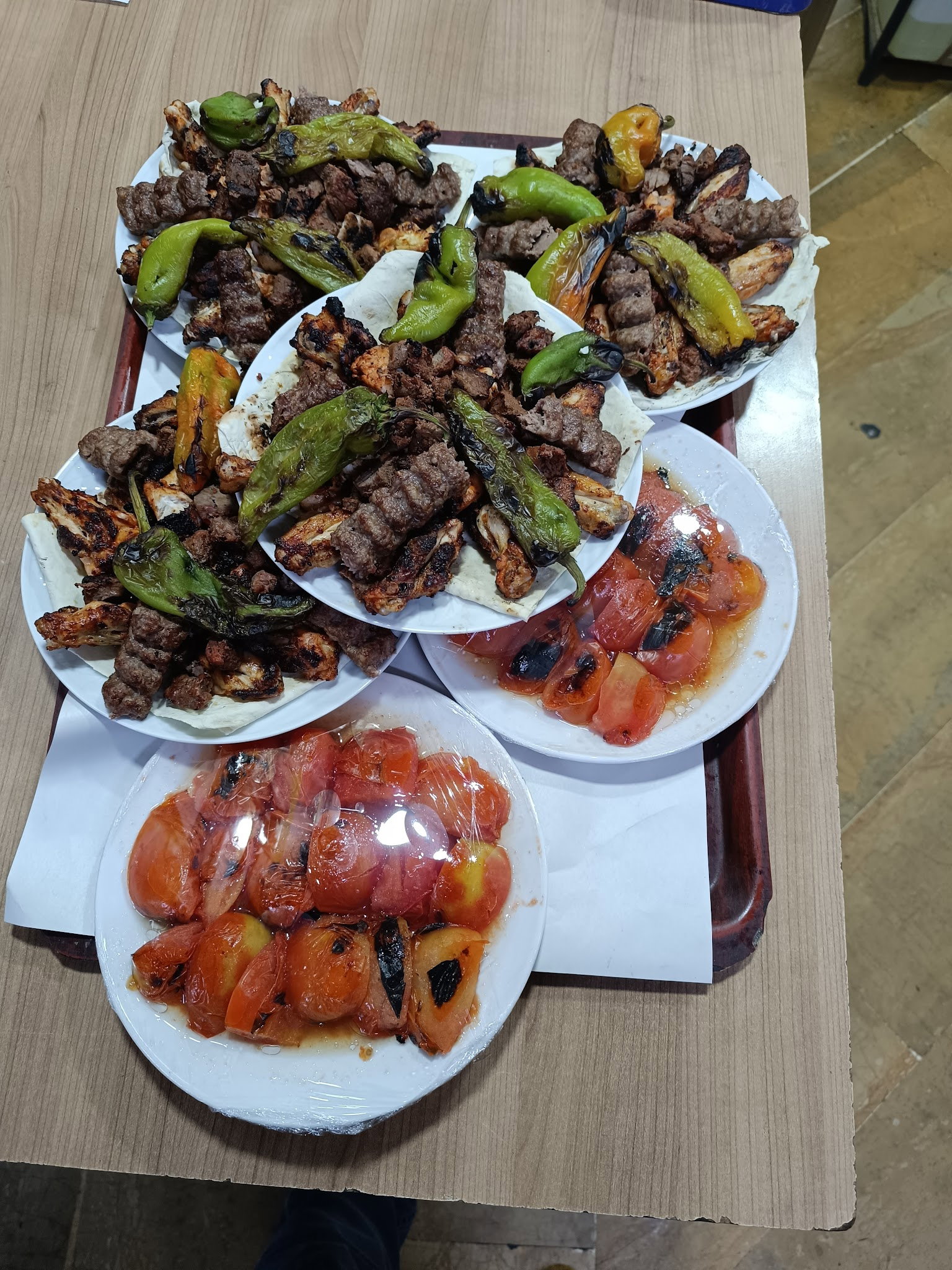 Urfa Yörem Güngören Kebap Ve Lahmacun Restorant Gençosman Mh