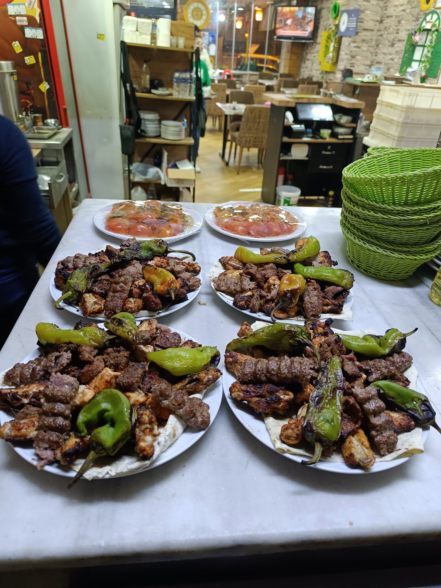 Urfa Yörem Güngören Kebap Ve Lahmacun Restorant Gençosman Mh