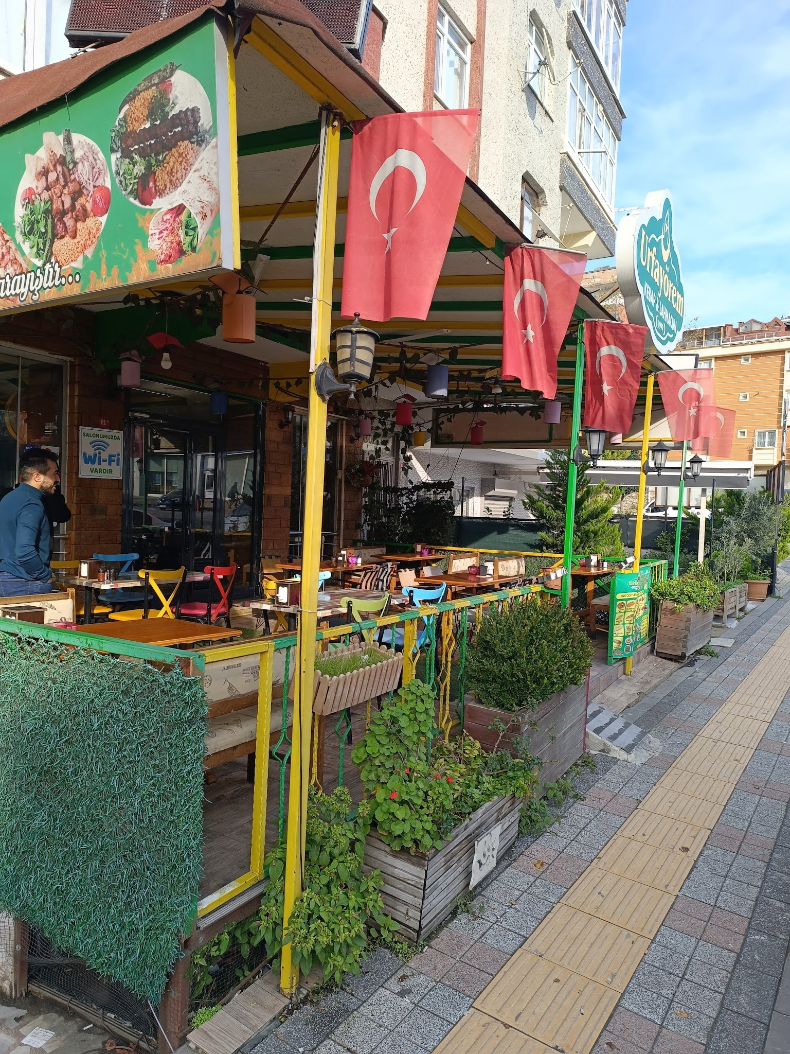 Urfa Yörem Güngören Kebap Ve Lahmacun Restorant Gençosman Mh
