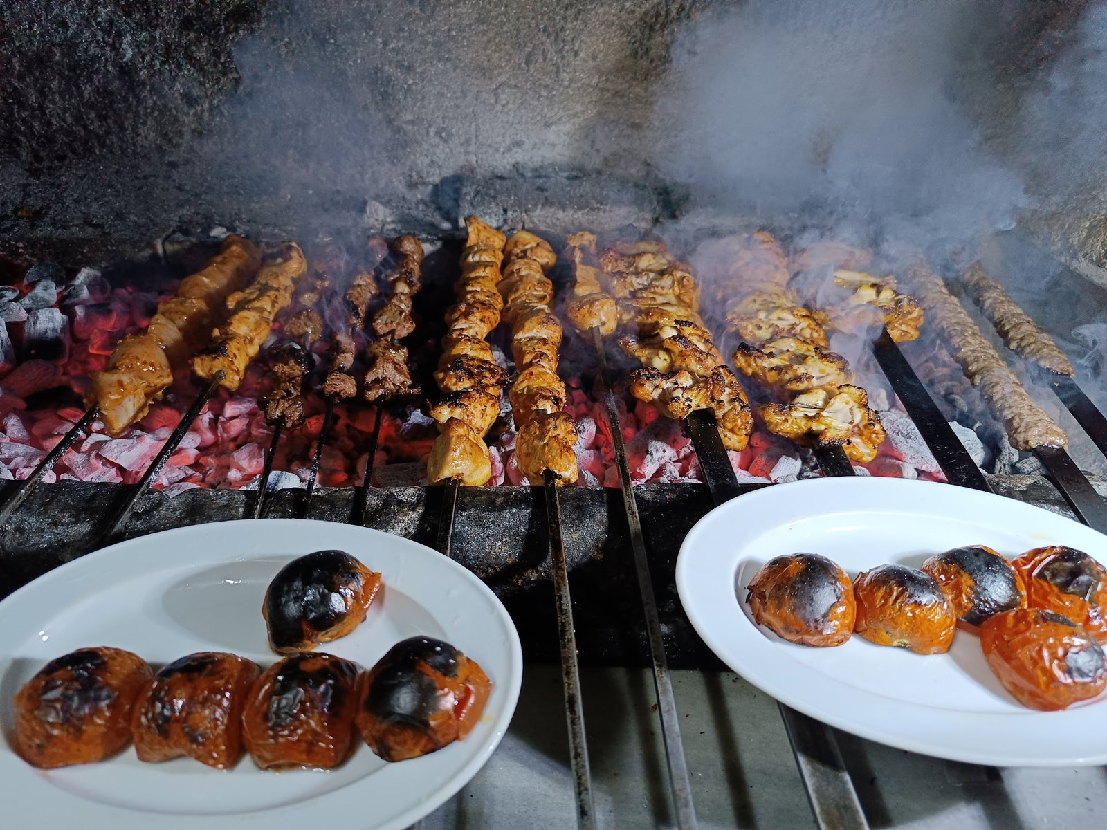 Urfa Yörem Güngören Kebap Ve Lahmacun Restorant Gençosman Mh