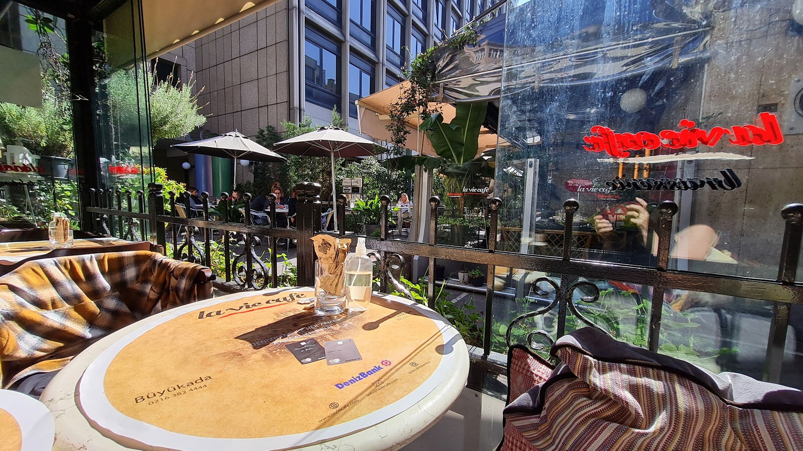 La Vie Cafe - Teşvikiye