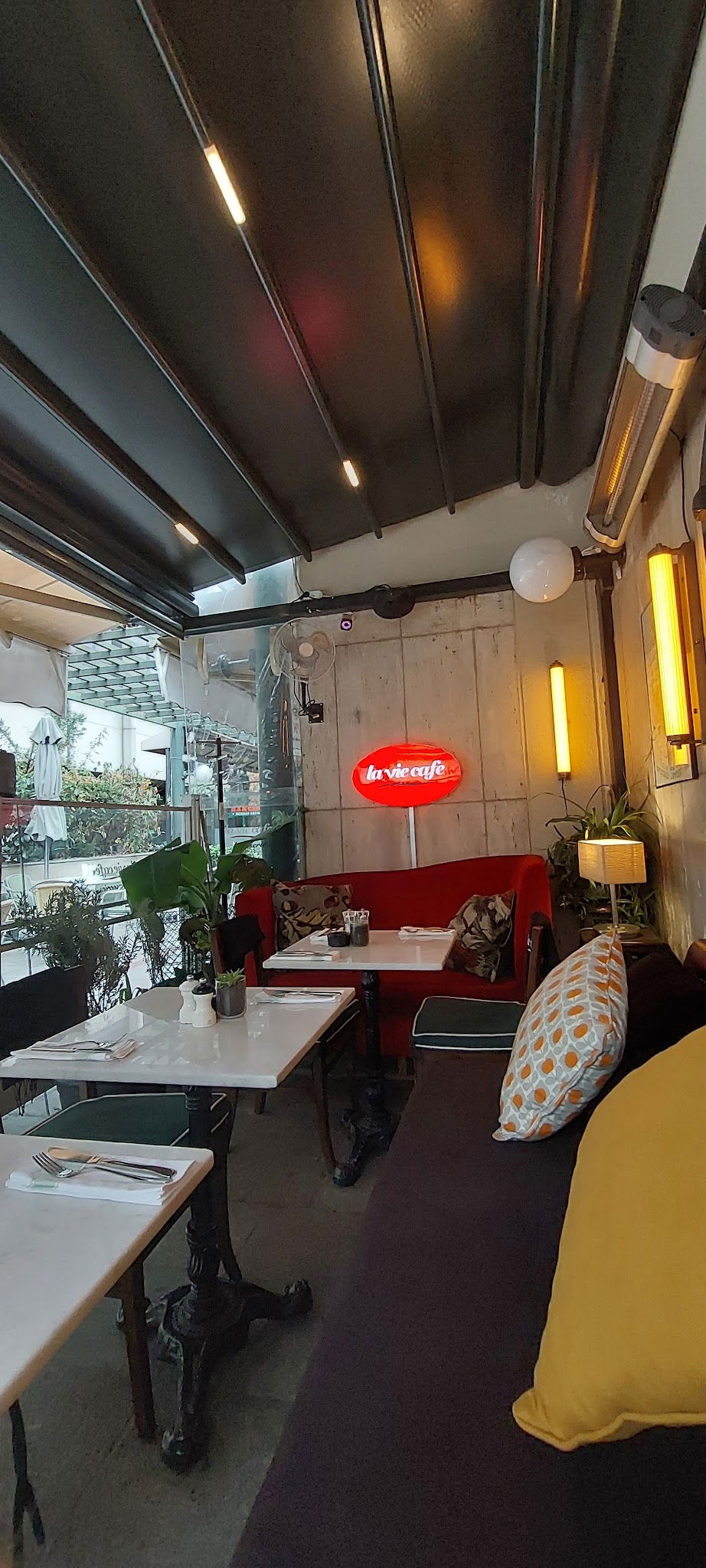 La Vie Cafe - Teşvikiye