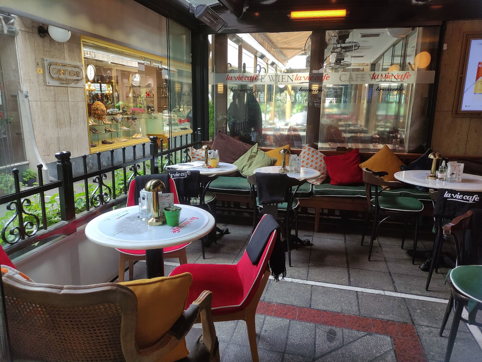 La Vie Cafe - Teşvikiye