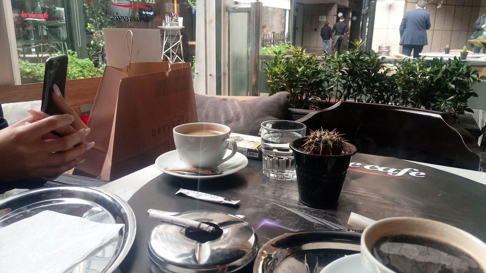 La Vie Cafe - Teşvikiye