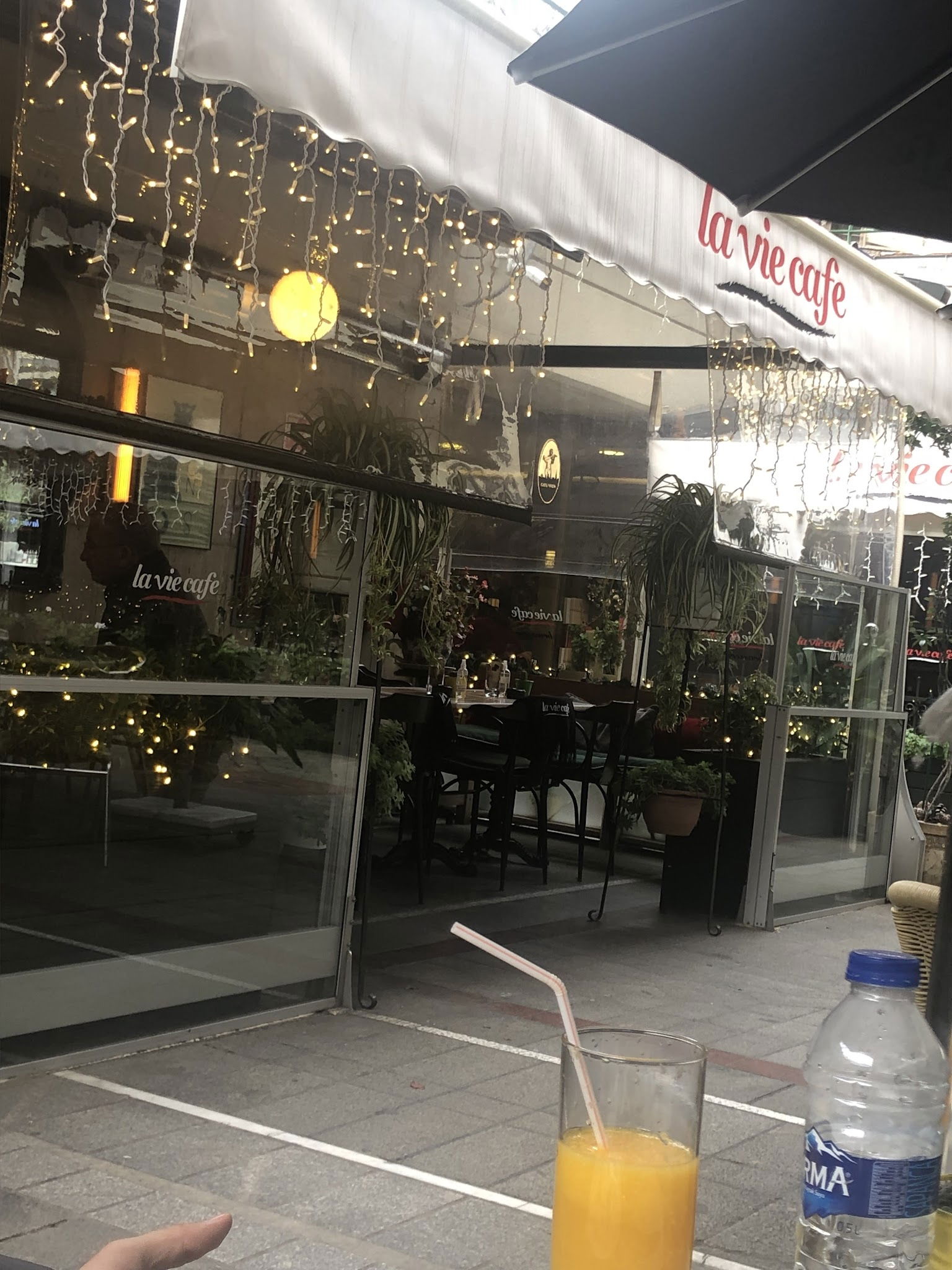 La Vie Cafe - Teşvikiye
