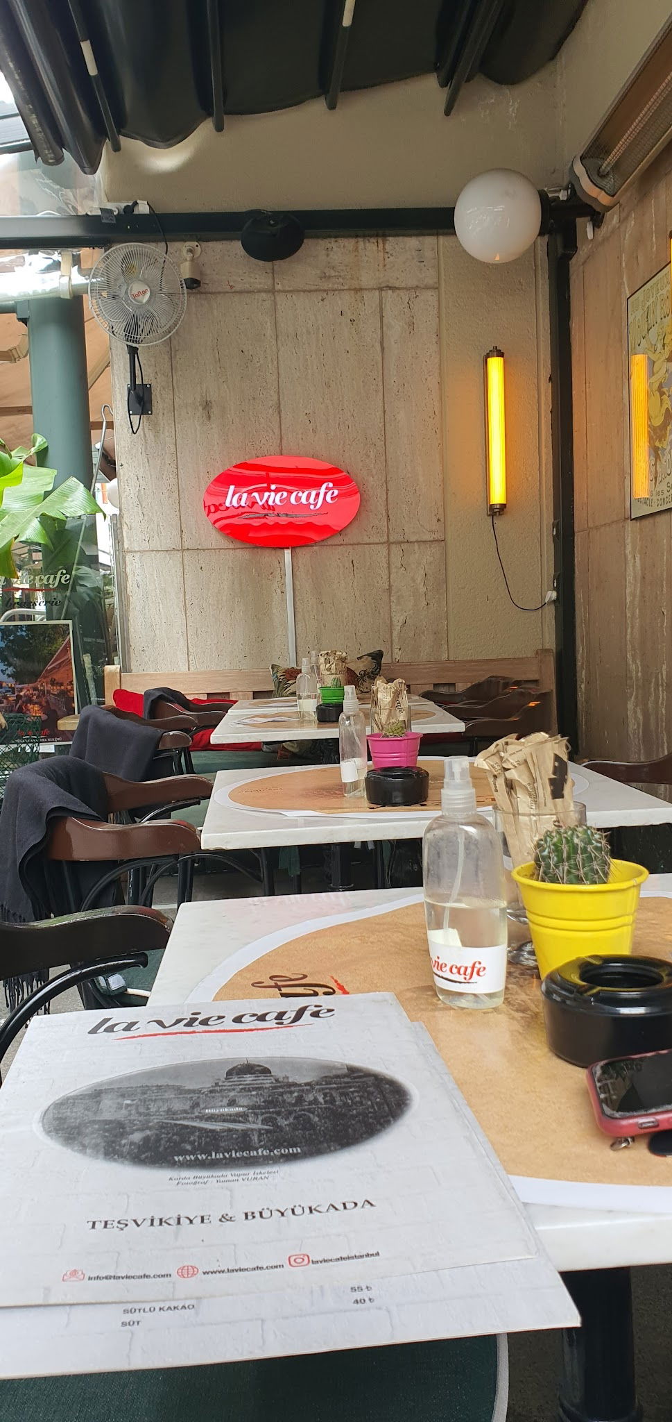 La Vie Cafe - Teşvikiye