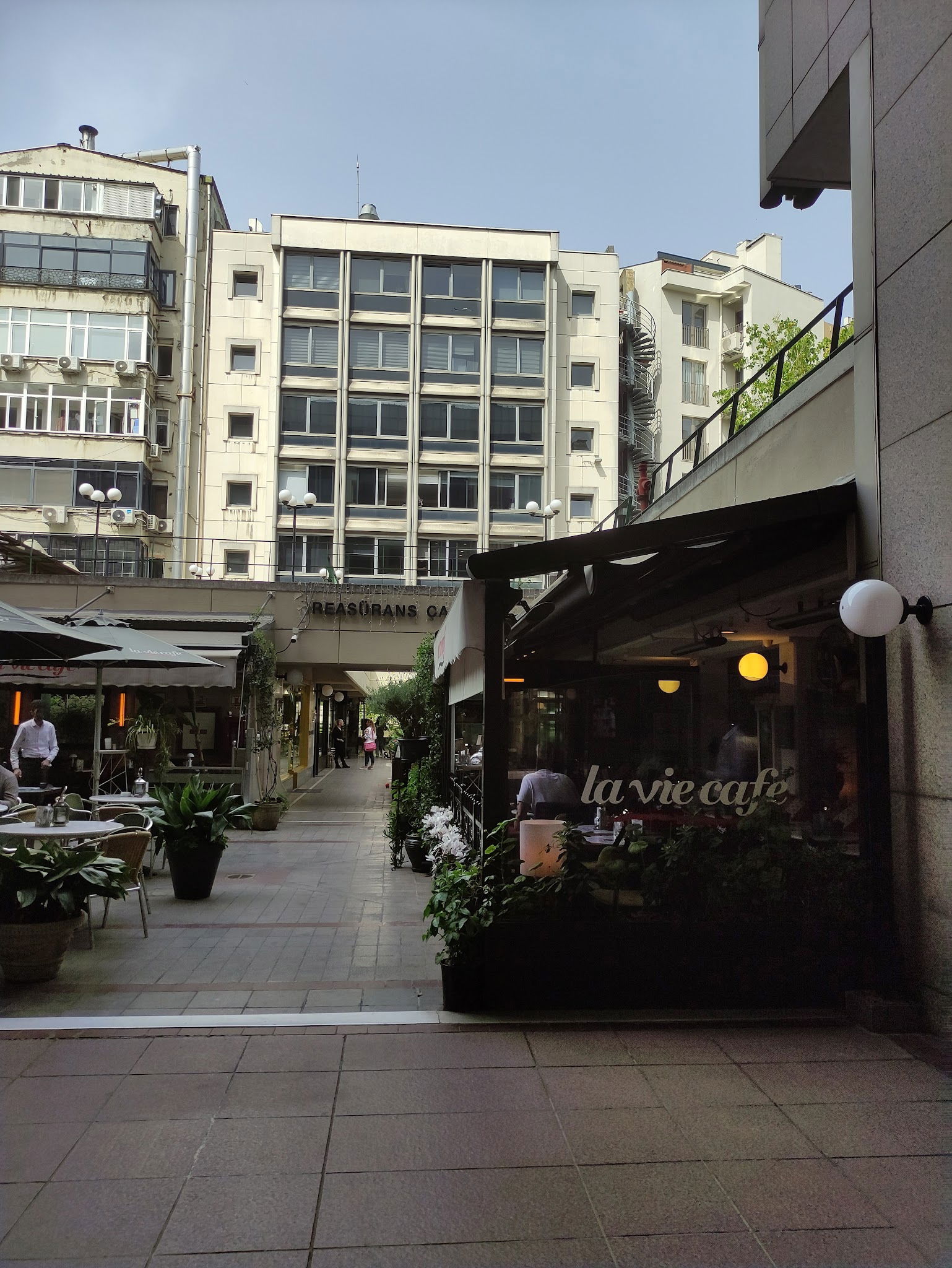 La Vie Cafe - Teşvikiye
