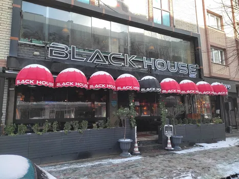 Pi̇nk Black Cafe resimleri